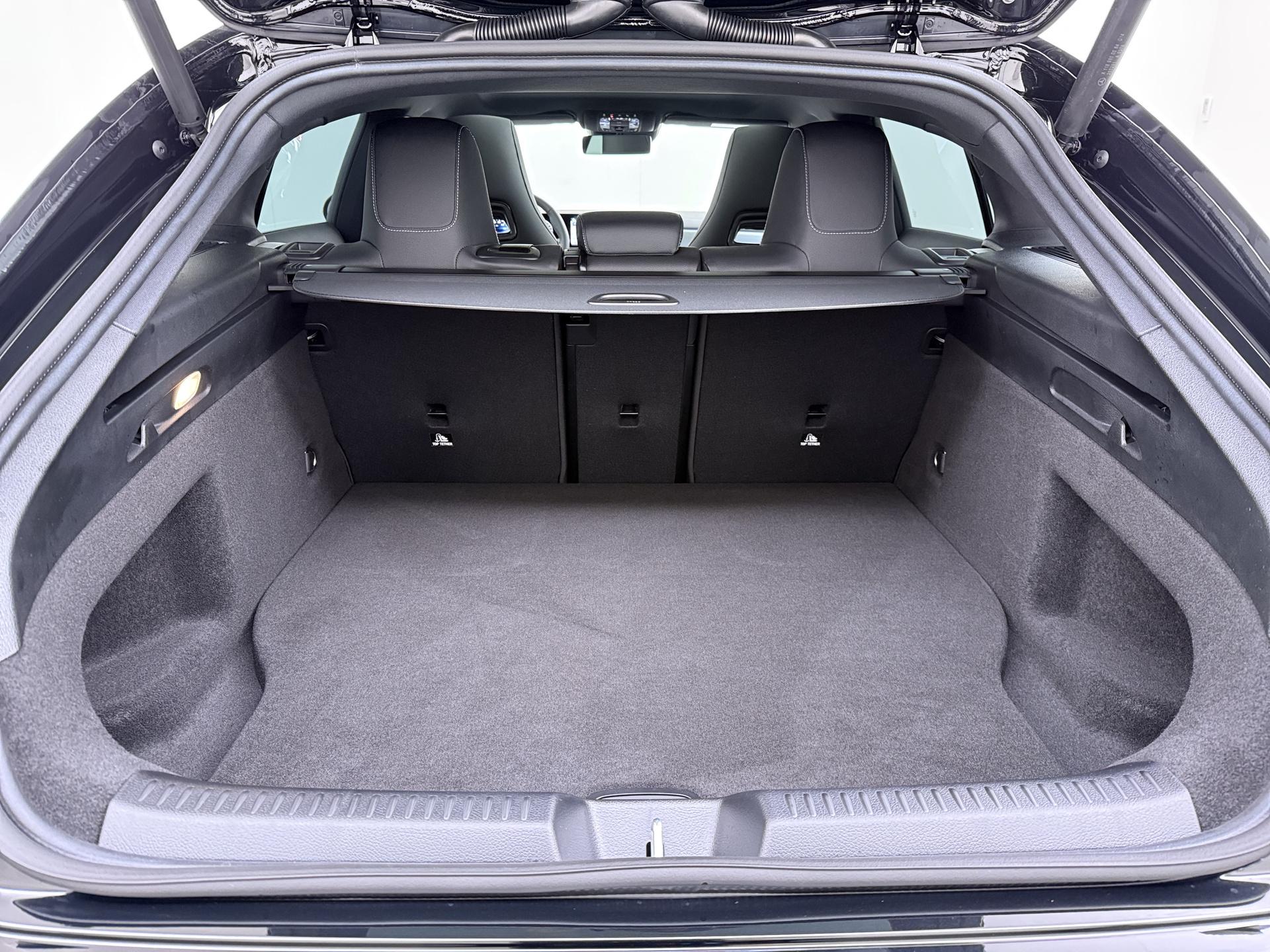 Mercedes-Benz CLA-Klasse Shooting Brake 250 e Business Solution AMG 12