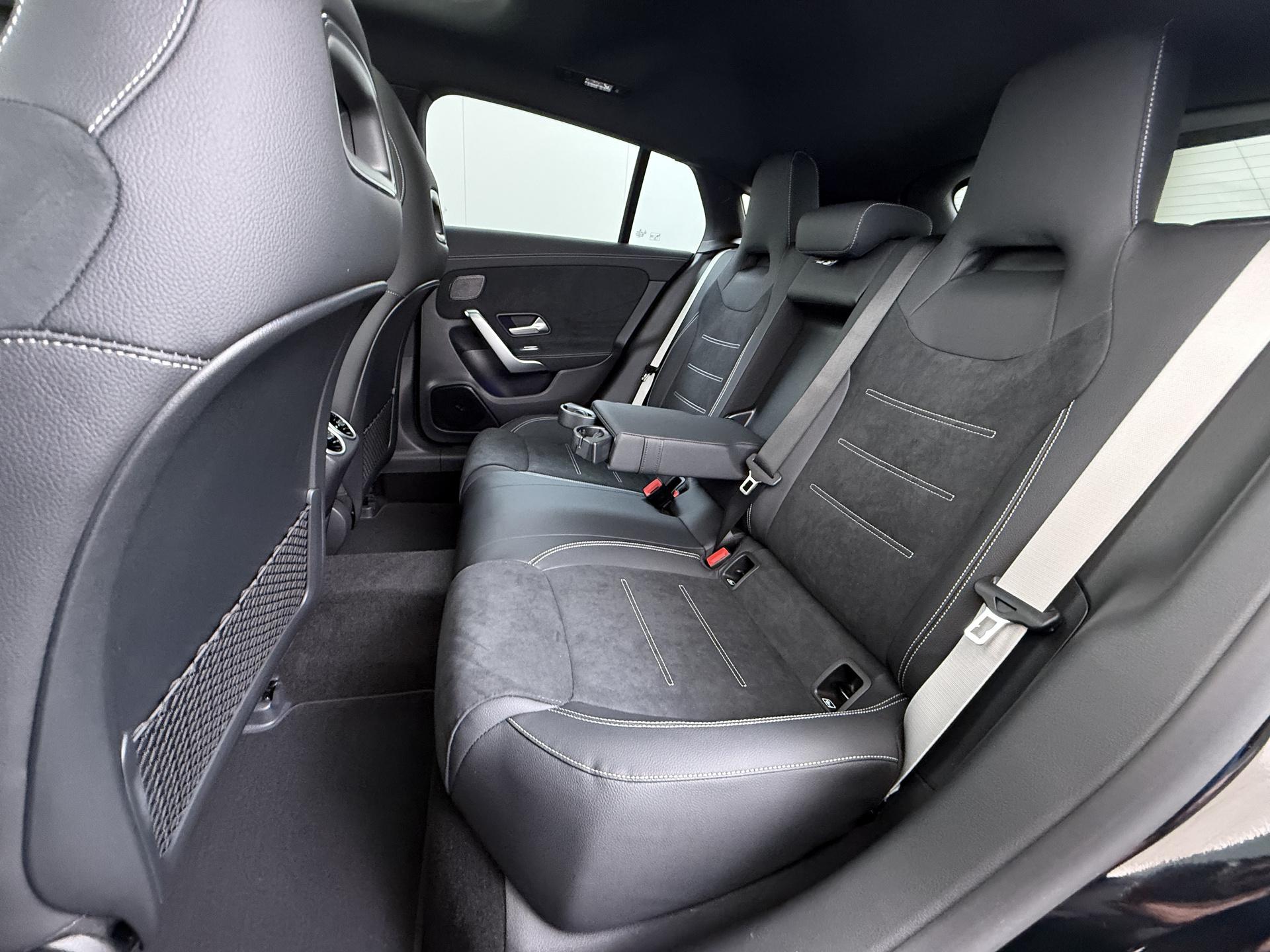 Mercedes-Benz CLA-Klasse Shooting Brake 250 e Business Solution AMG 24