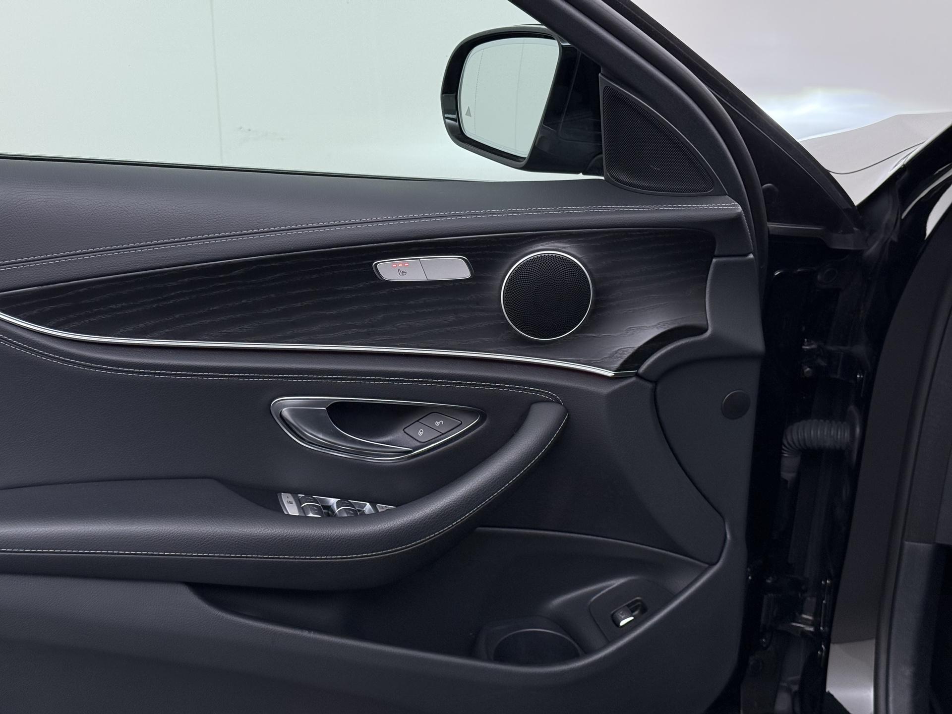 Mercedes-Benz E-klasse Estate 300 d 4MATIC AMG Line 23