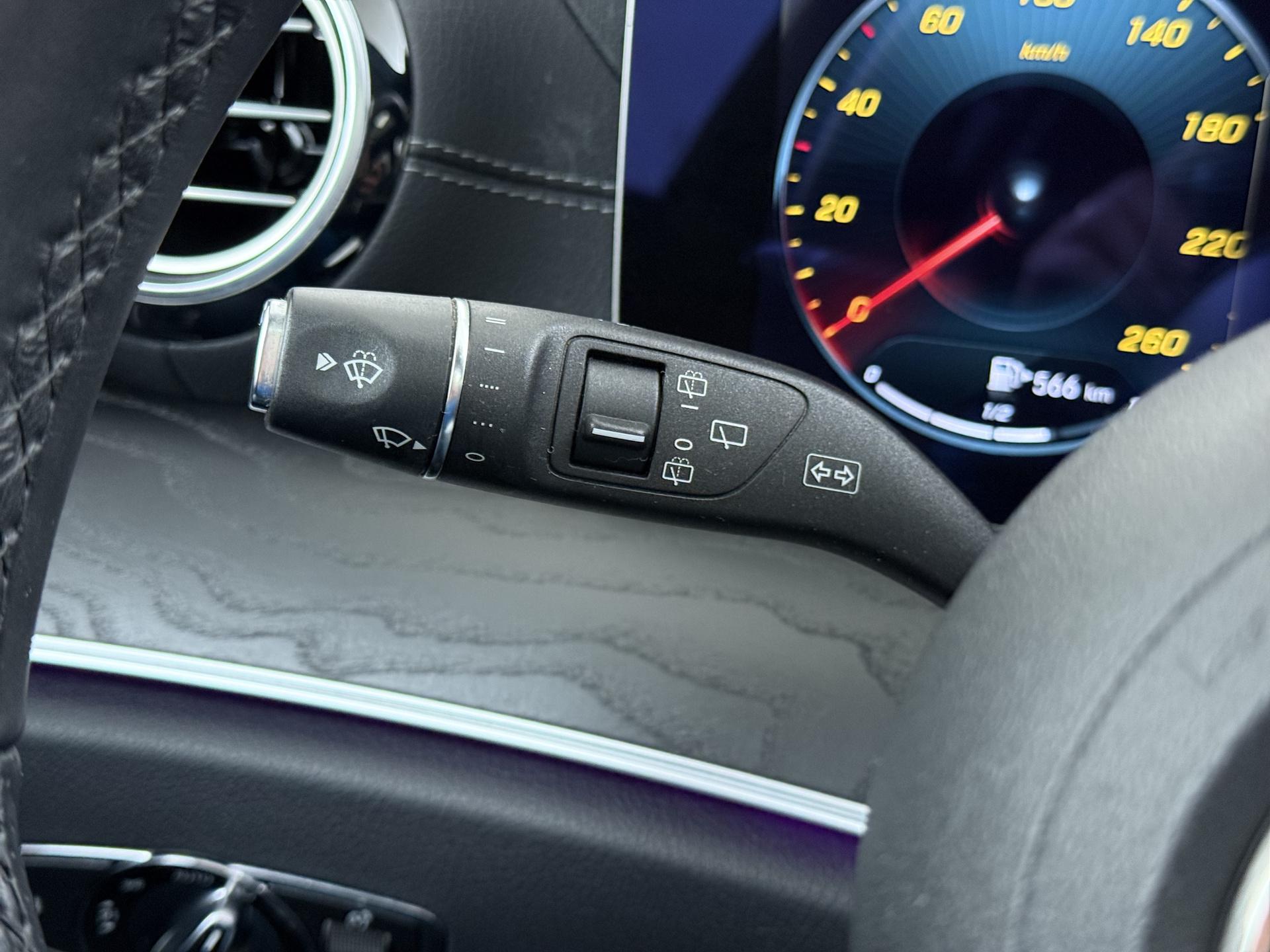 Mercedes-Benz E-klasse Estate 300 d 4MATIC AMG Line 33