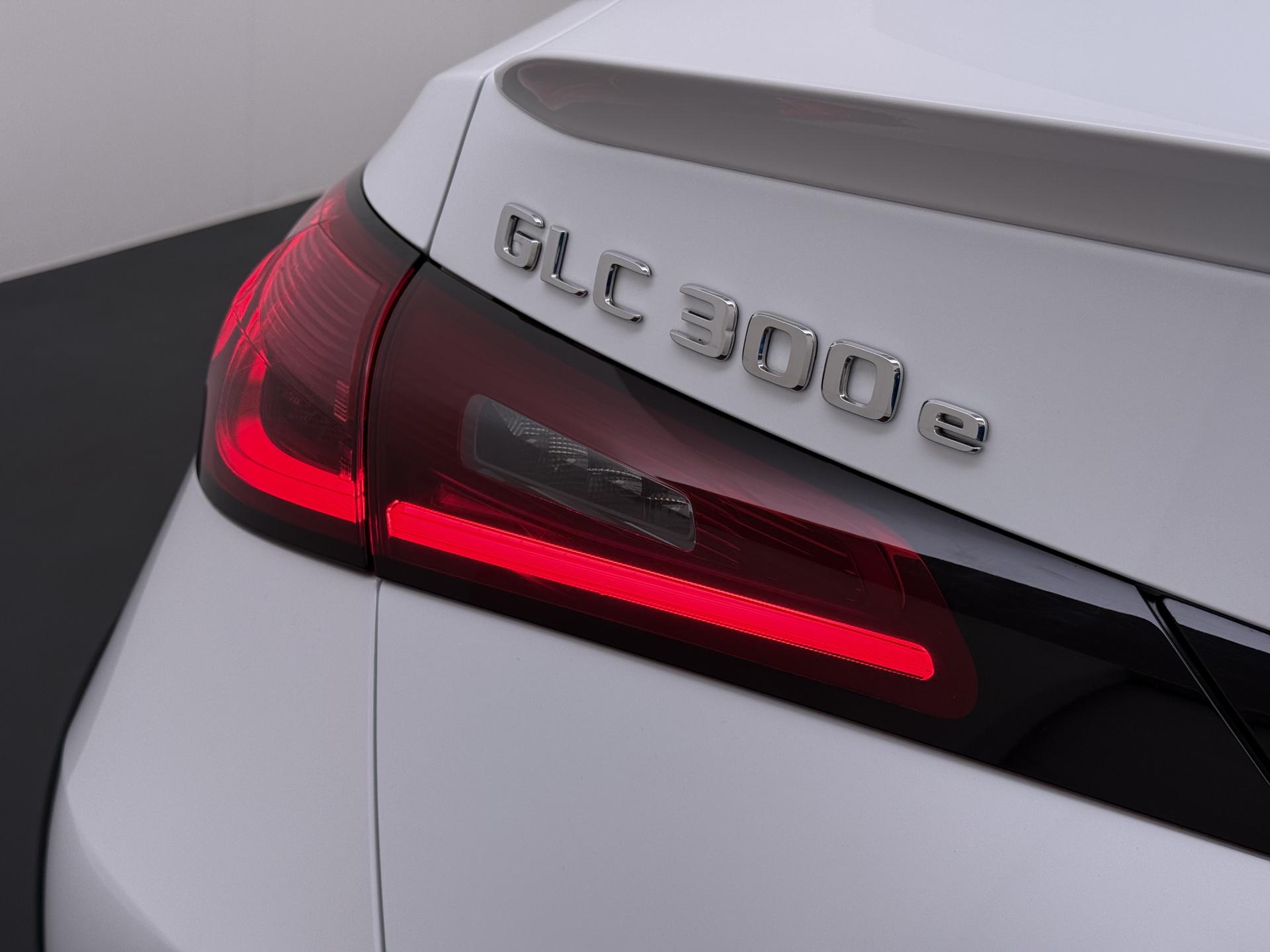 Mercedes-Benz GLC-klasse Coupé 300e 4MATIC AMG Line 19