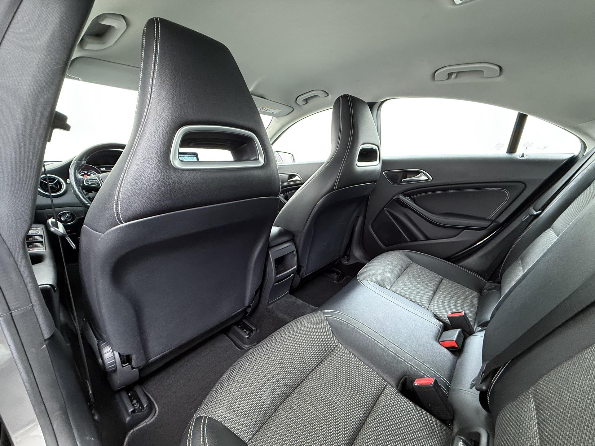 Mercedes-Benz CLA-klasse 180 Ambition 18