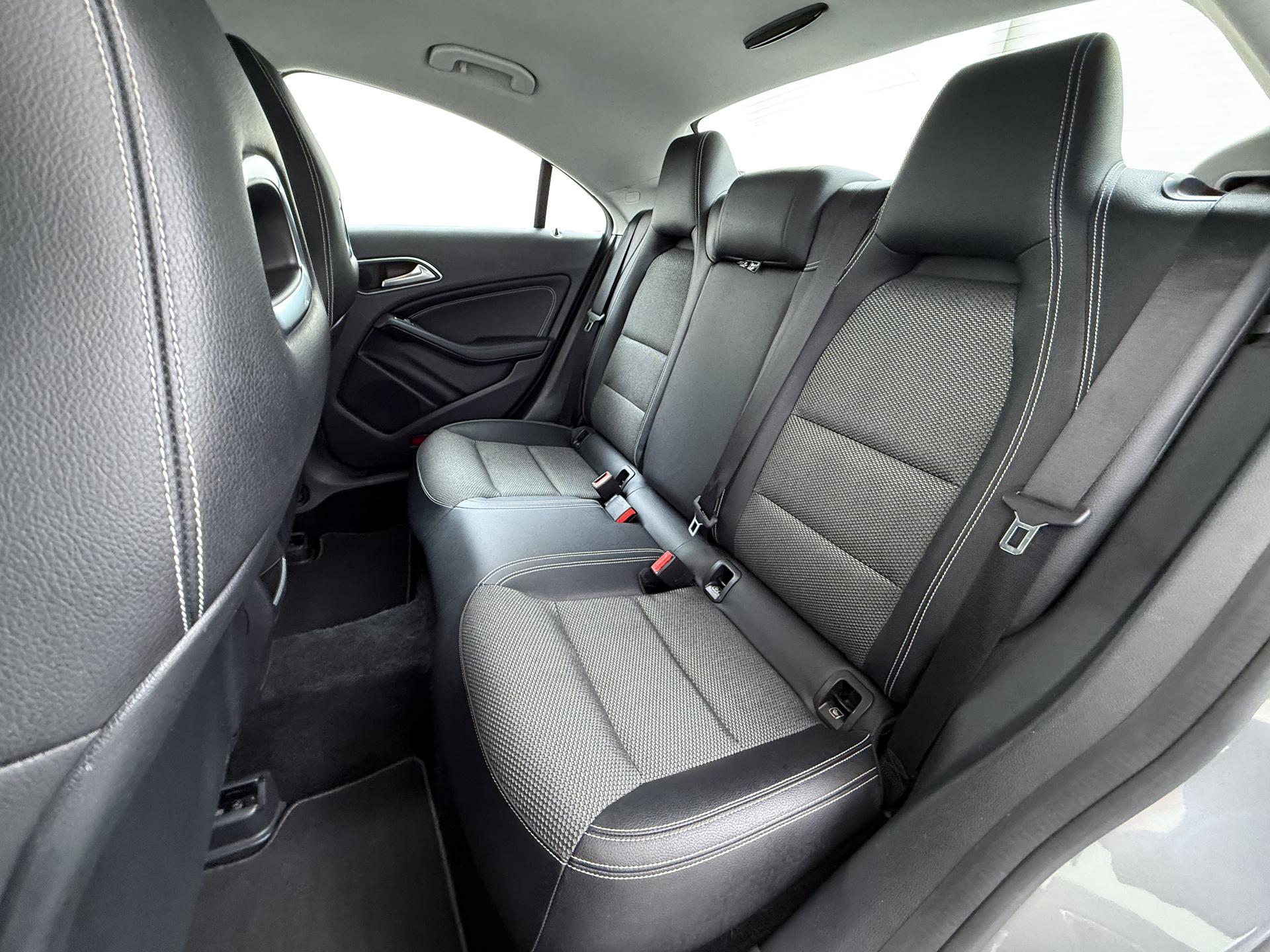 Mercedes-Benz CLA-klasse 180 Ambition 19