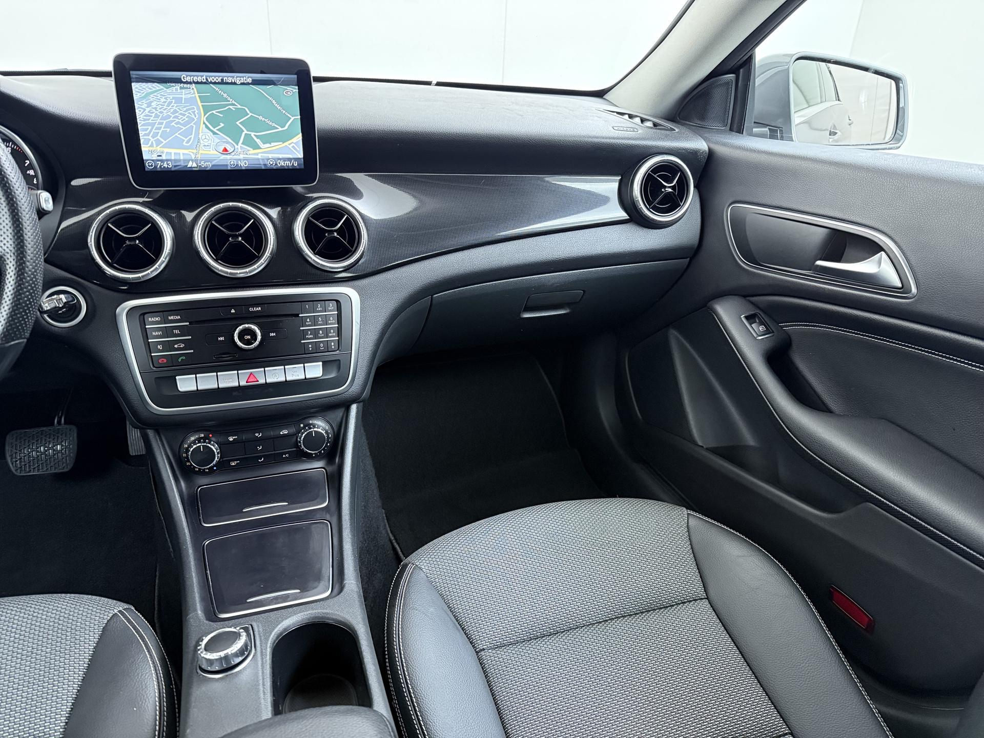 Mercedes-Benz CLA-klasse 180 Ambition 21