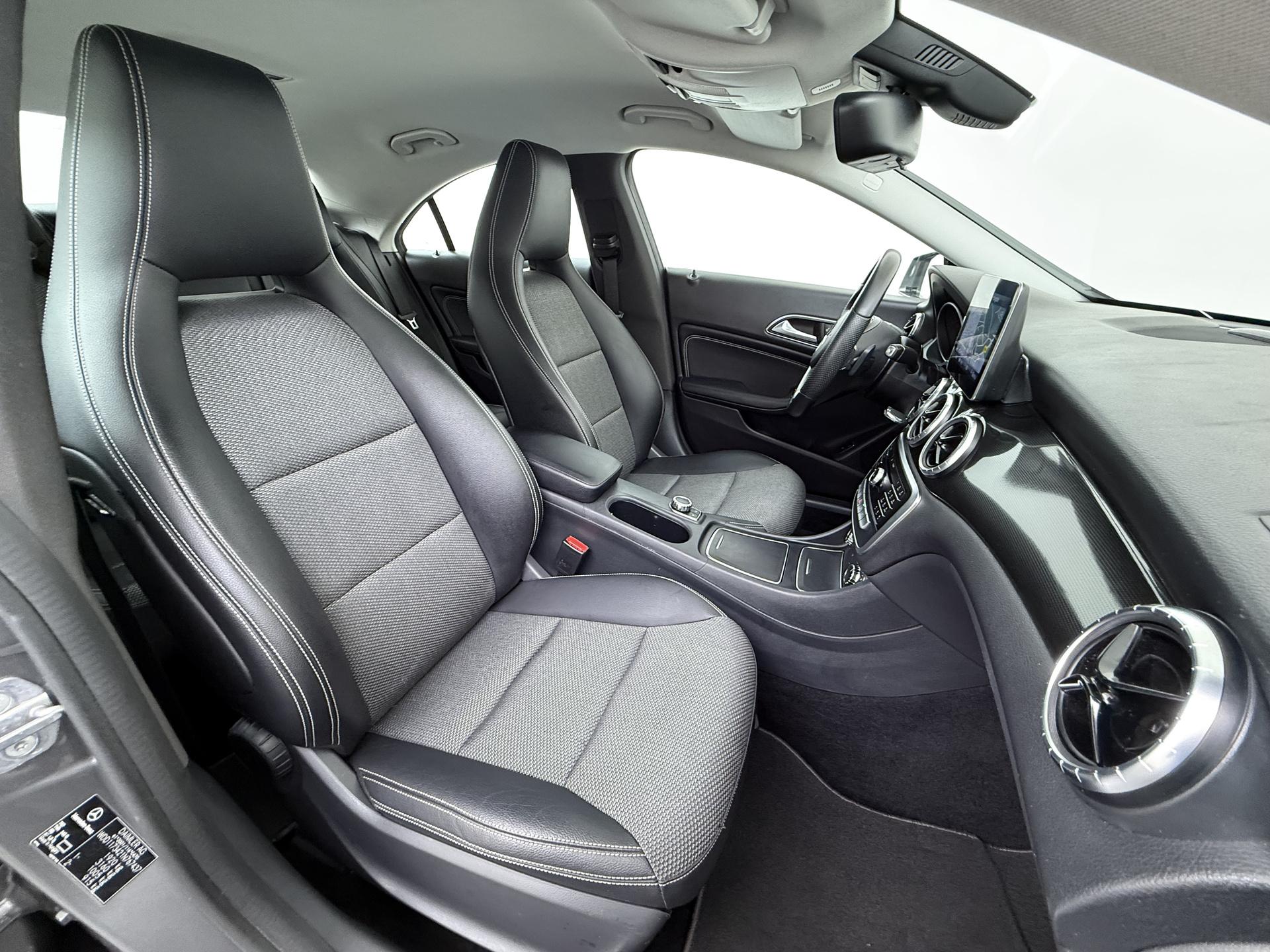 Mercedes-Benz CLA-klasse 180 Ambition 33