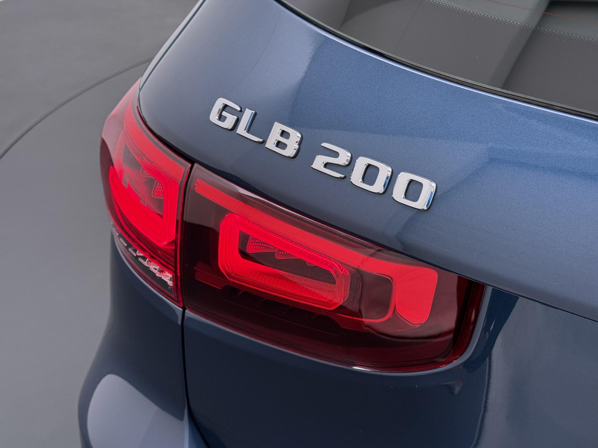 Mercedes-Benz GLB 200 Style Plus Business Solution 16