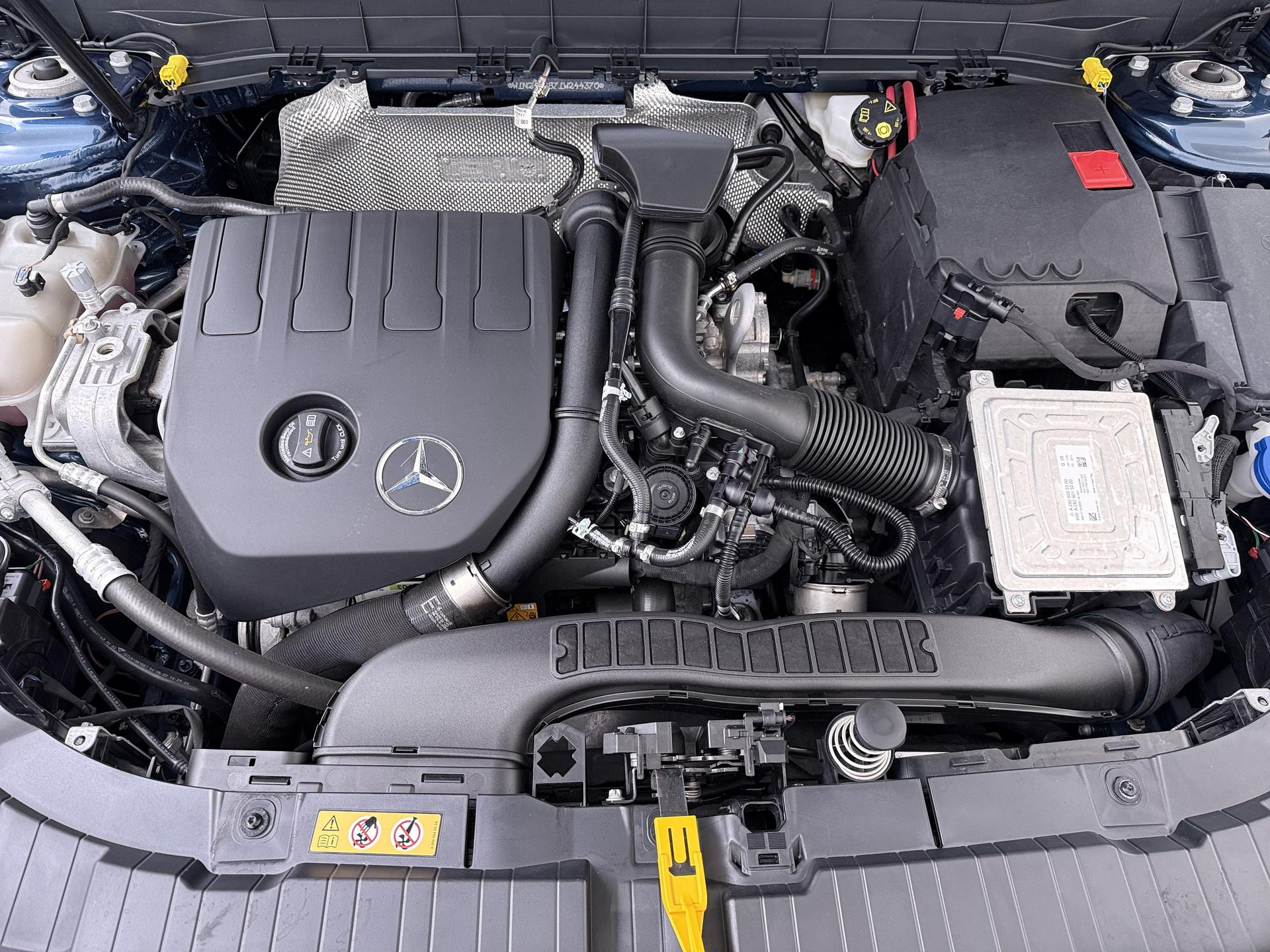 Mercedes-Benz GLB 200 Style Plus Business Solution 21