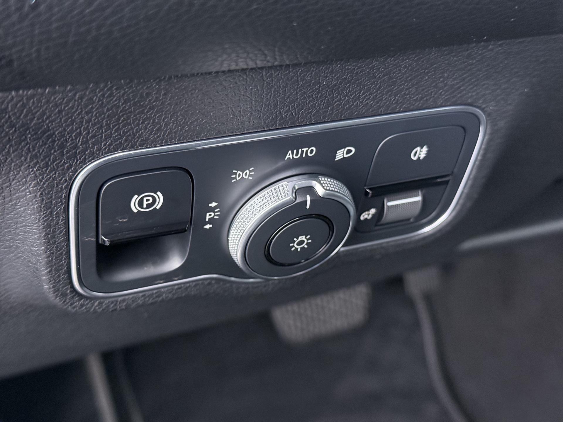 Mercedes-Benz GLB 200 Style Plus Business Solution 24