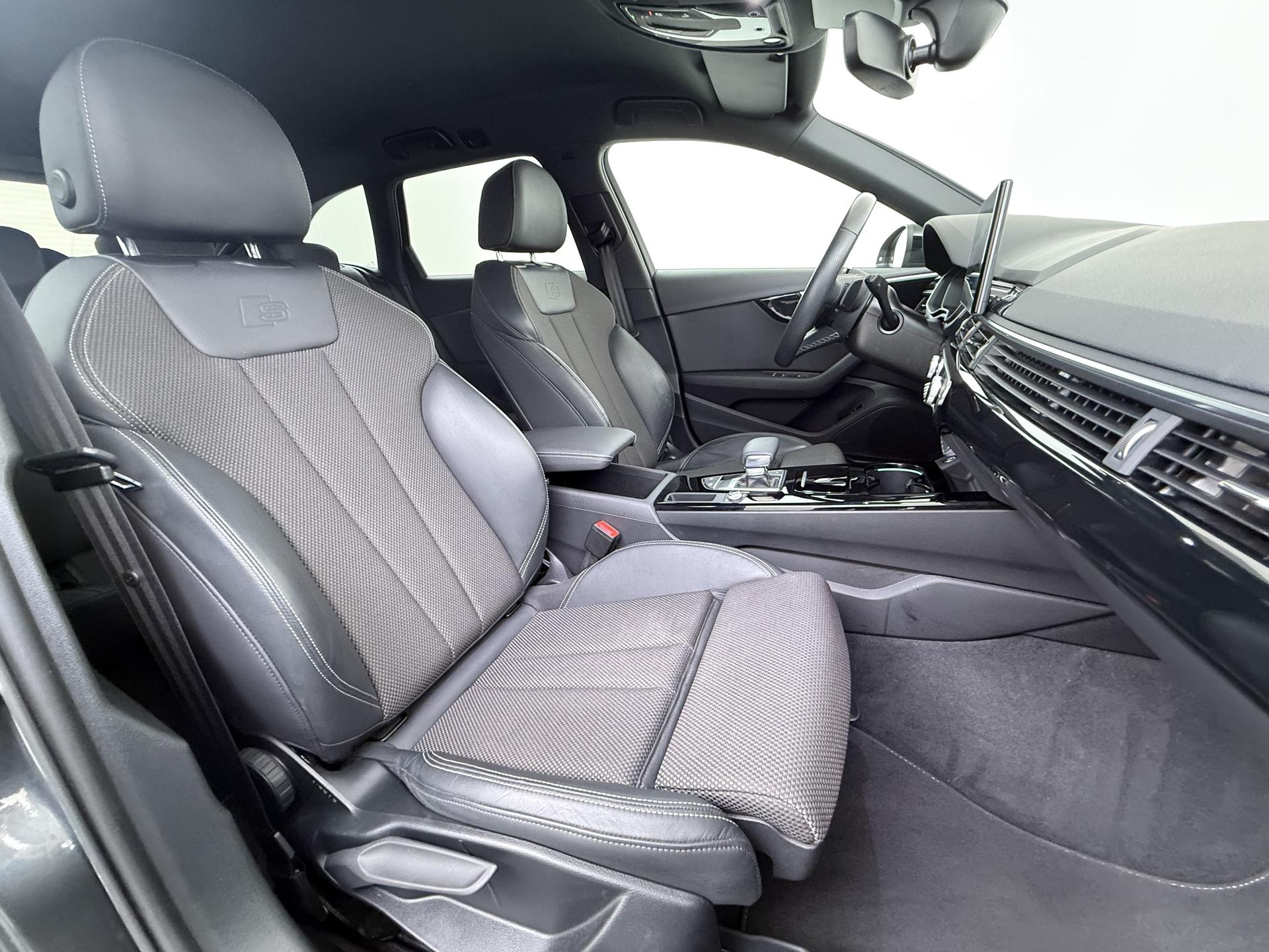 Audi A4 Avant 40 TFSI S- Line 2.0 TFSi 204 PK Competition 12