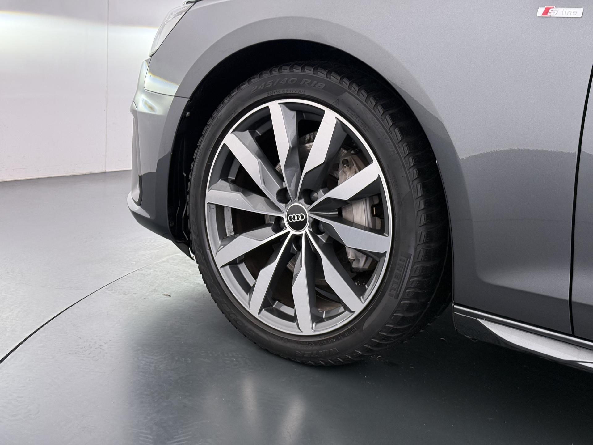 Audi A4 Avant 40 TFSI S- Line 2.0 TFSi 204 PK Competition 35