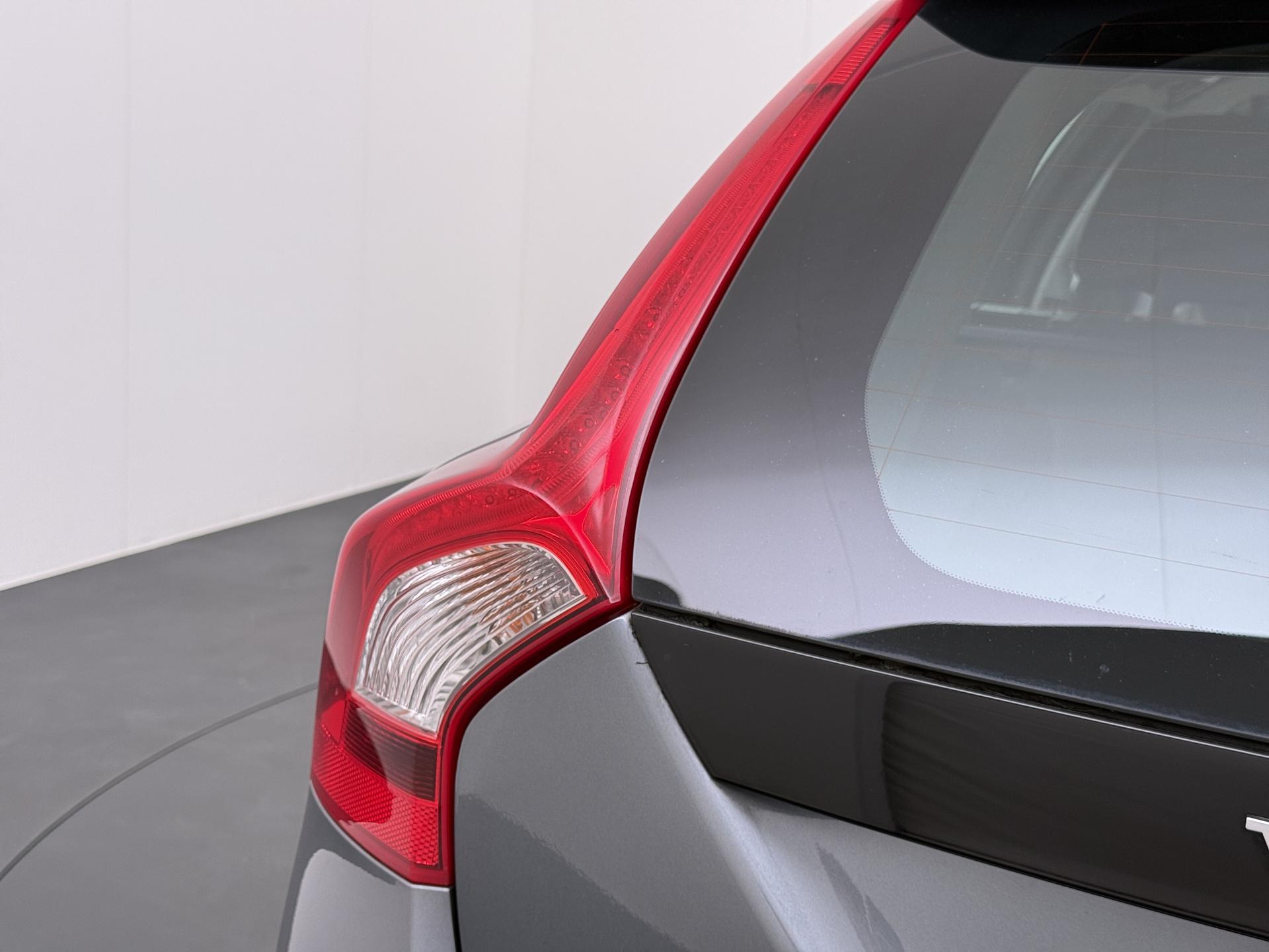 Volvo V60 2.0 D2 Momentum Business 12