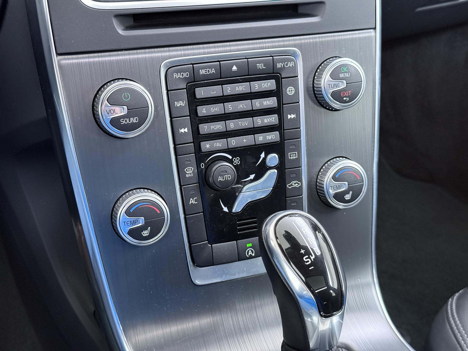 Volvo V60 2.0 D2 Momentum Business 13