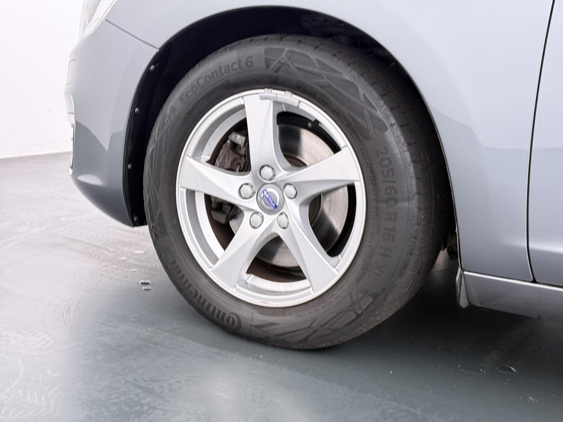 Volvo V60 2.0 D2 Momentum Business 17