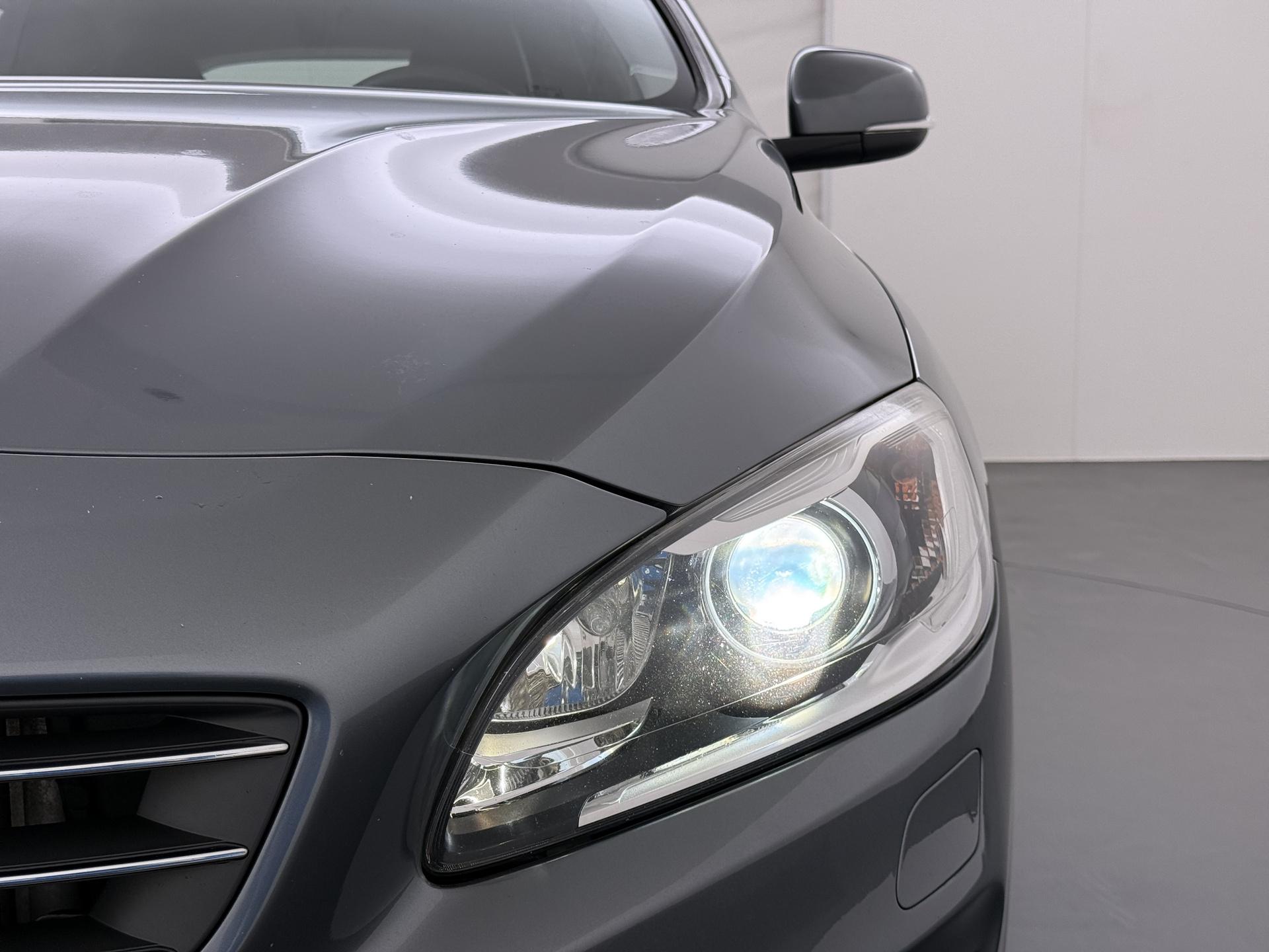 Volvo V60 2.0 D2 Momentum Business 18