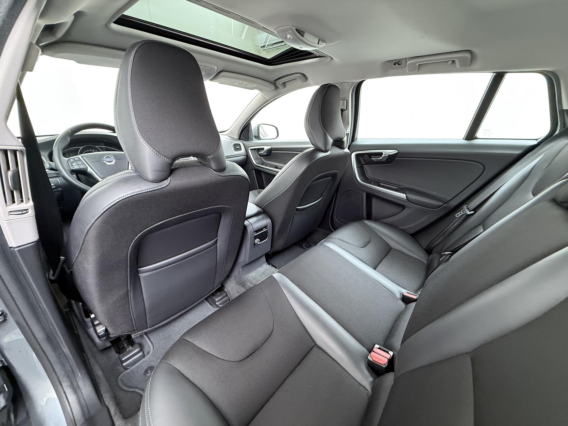 Volvo V60 2.0 D2 Momentum Business 22