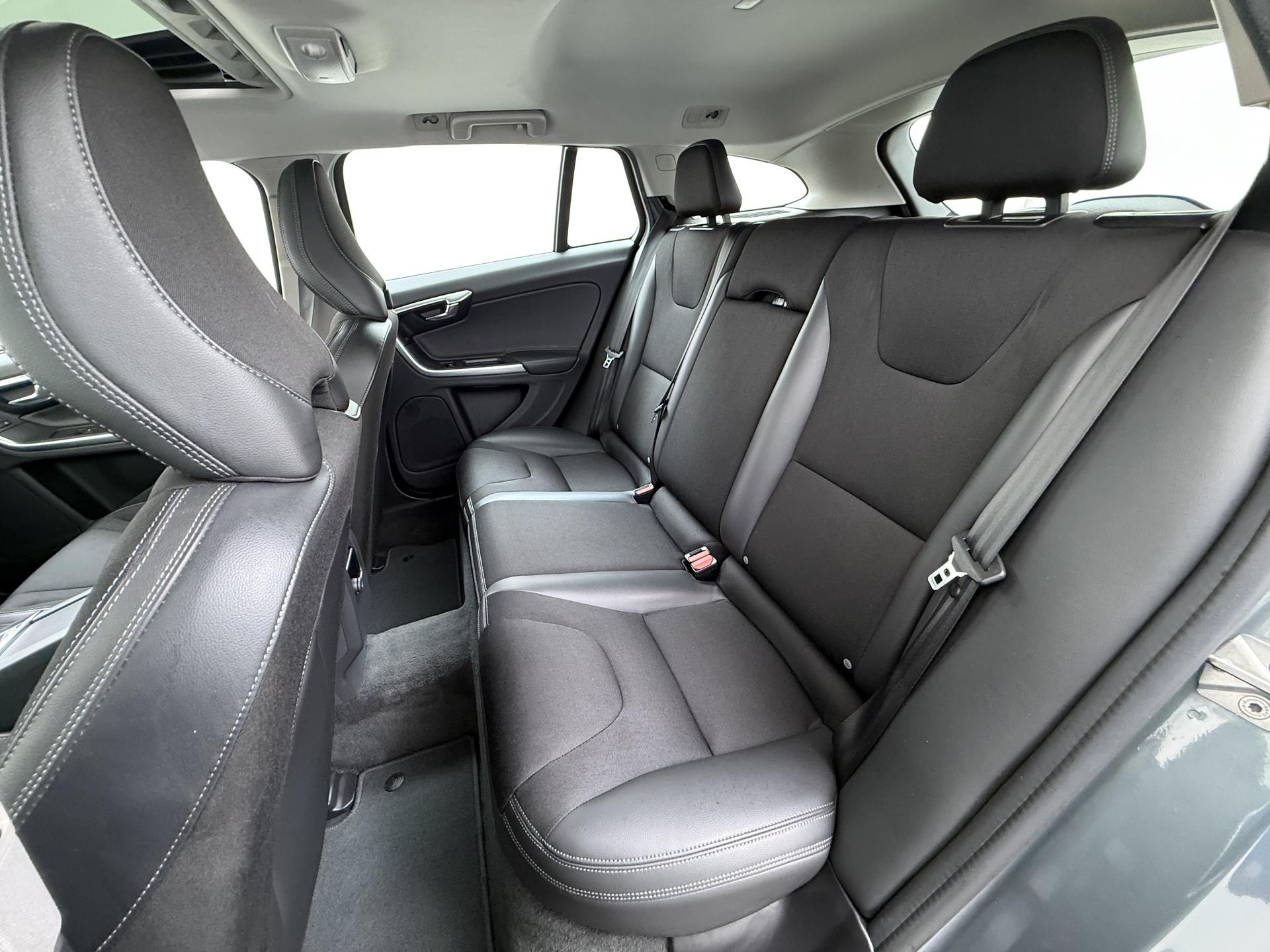 Volvo V60 2.0 D2 Momentum Business 23