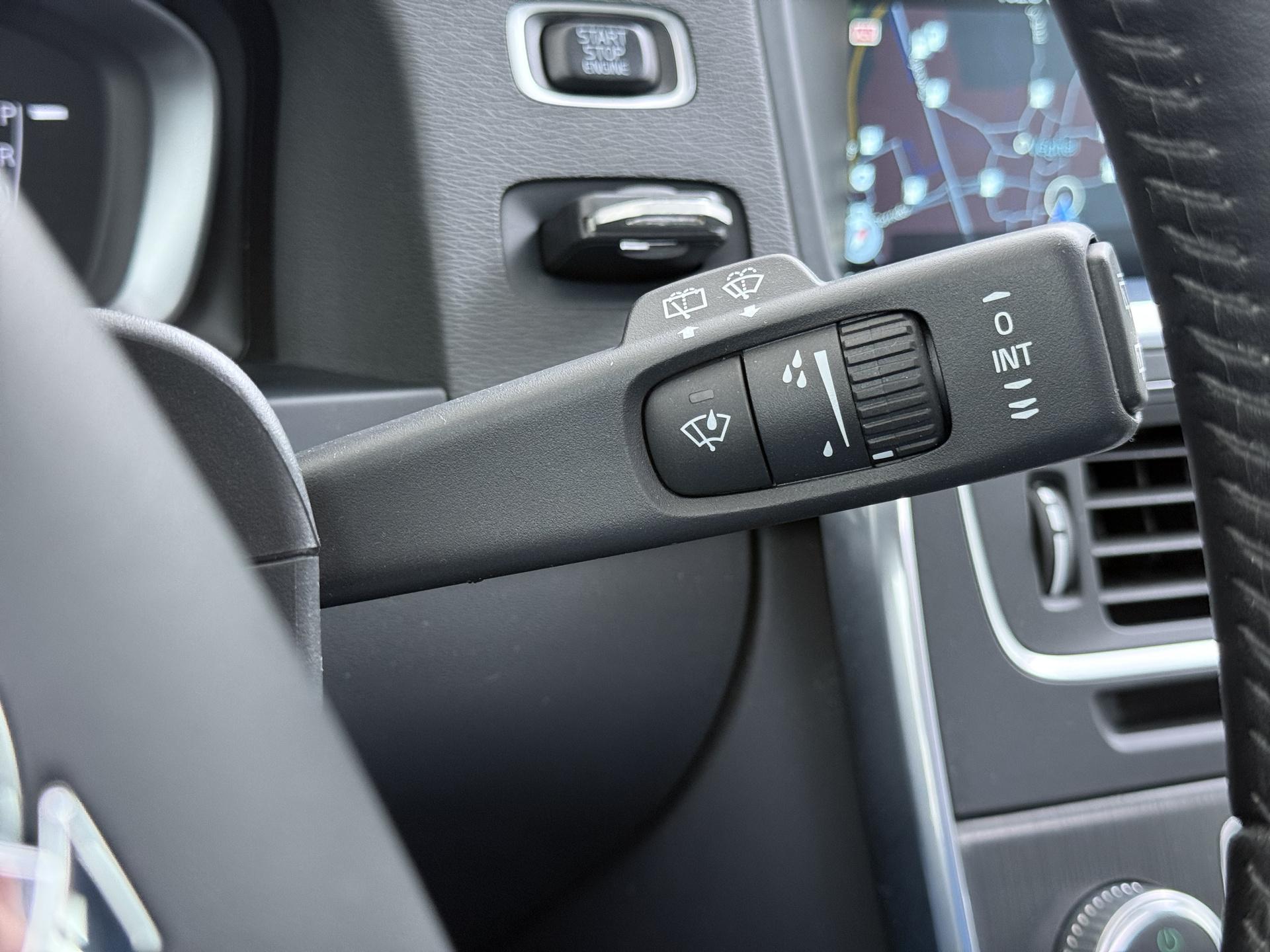 Volvo V60 2.0 D2 Momentum Business 27