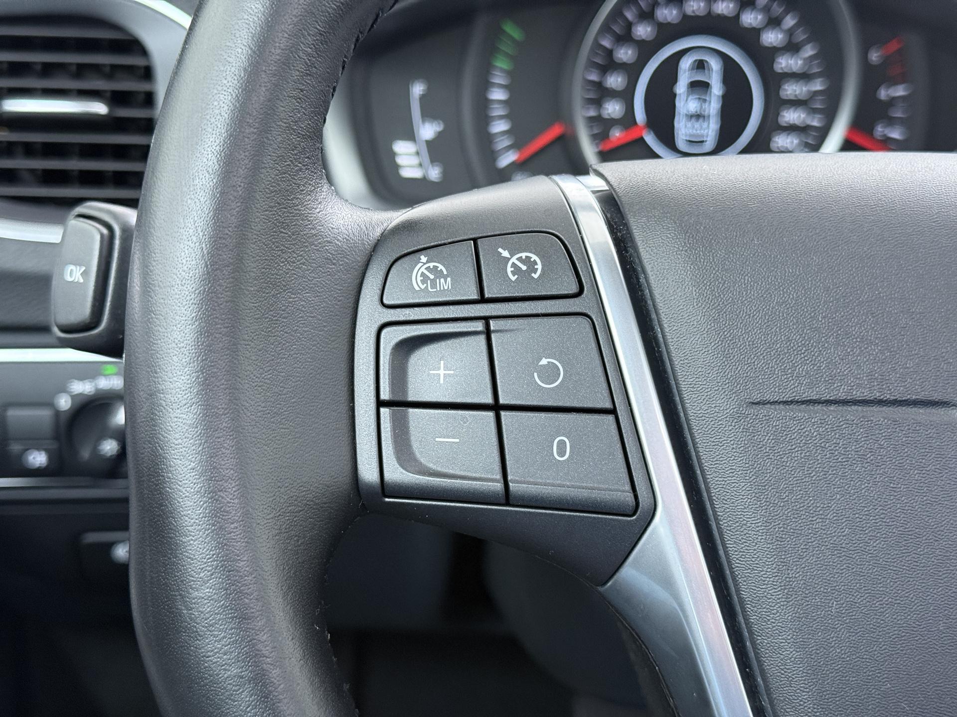 Volvo V60 2.0 D2 Momentum Business 28