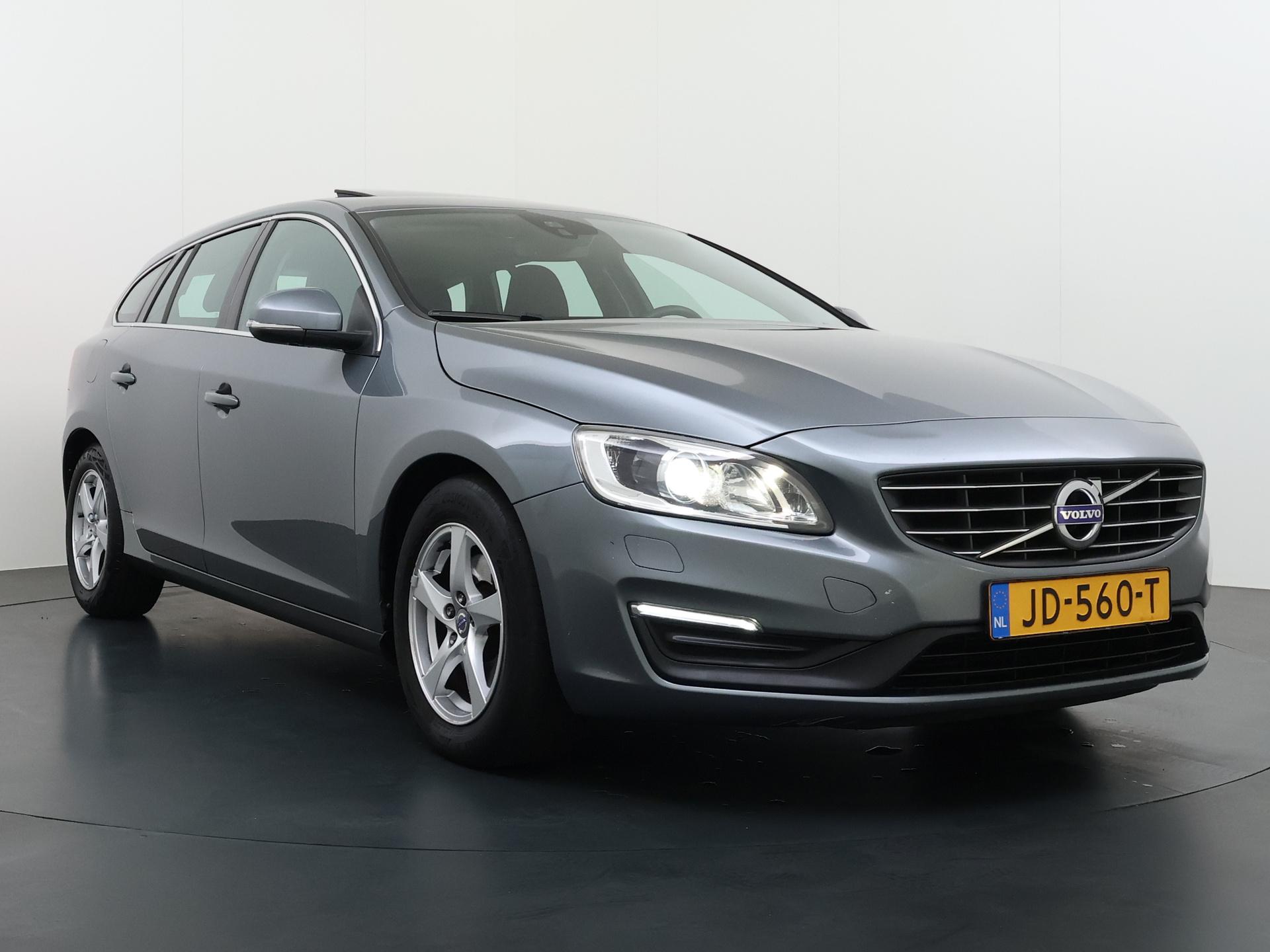 Volvo V60 2.0 D2 Momentum Business 3