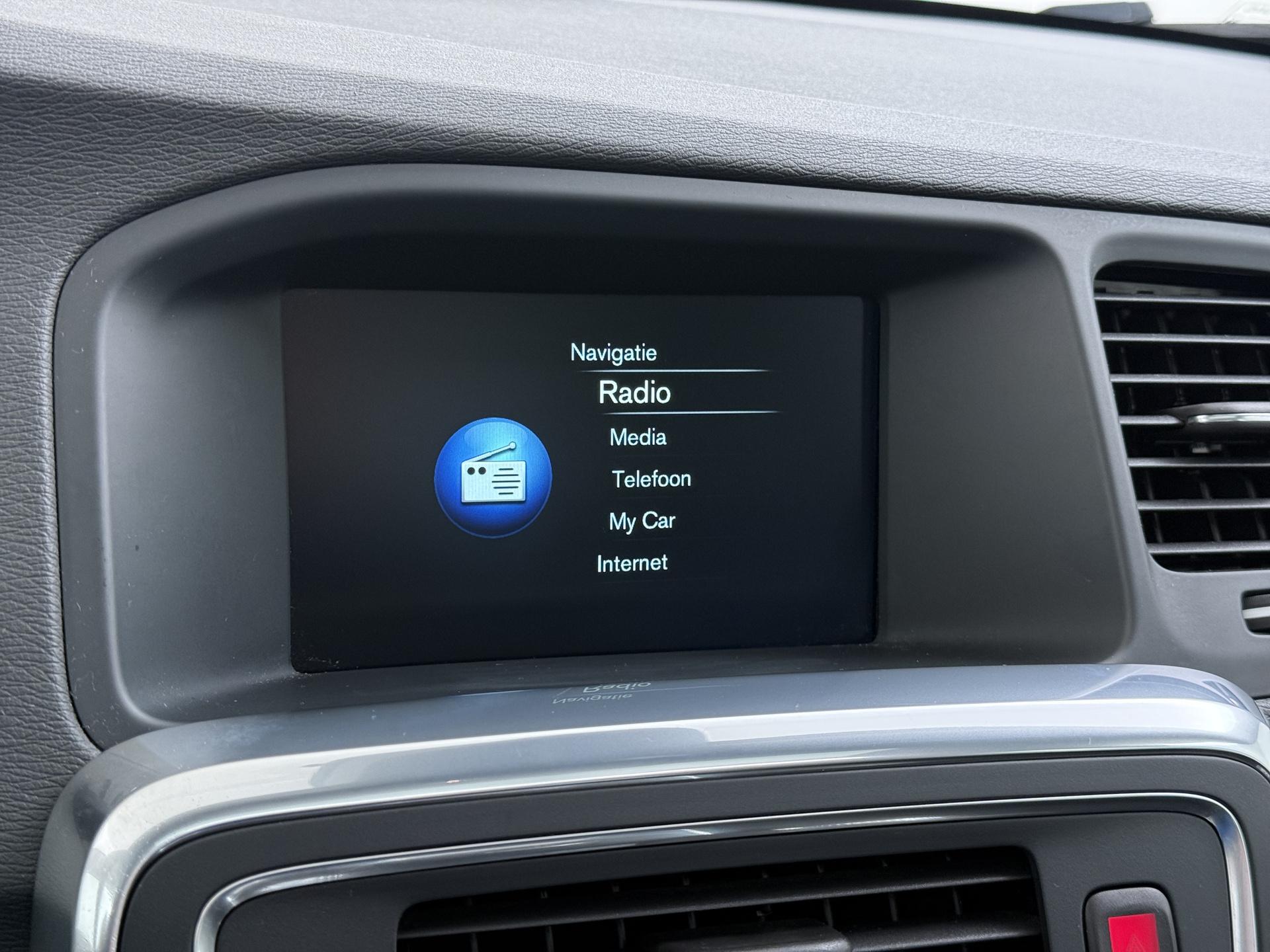 Volvo V60 2.0 D2 Momentum Business 30