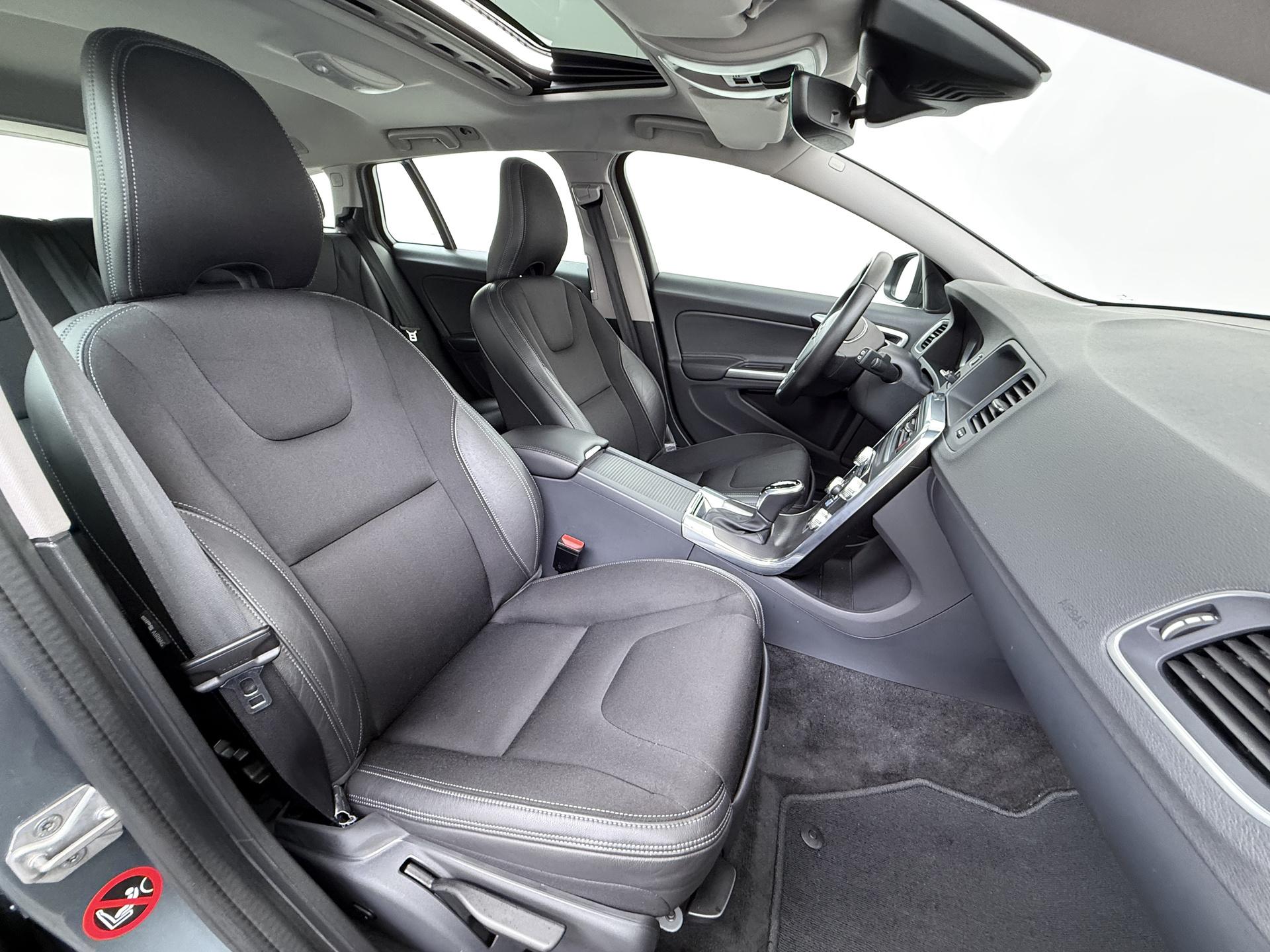 Volvo V60 2.0 D2 Momentum Business 35