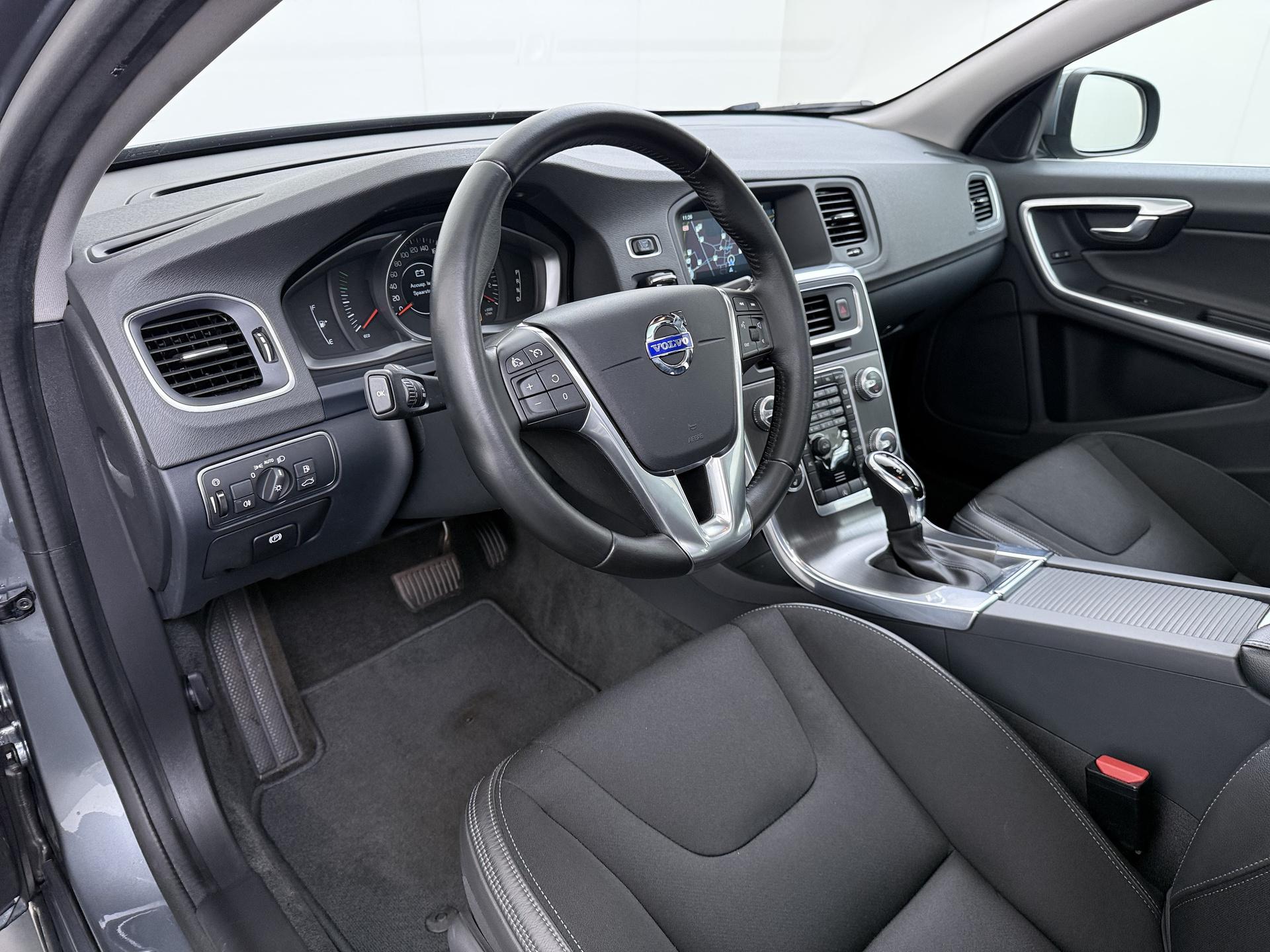 Volvo V60 2.0 D2 Momentum Business 5