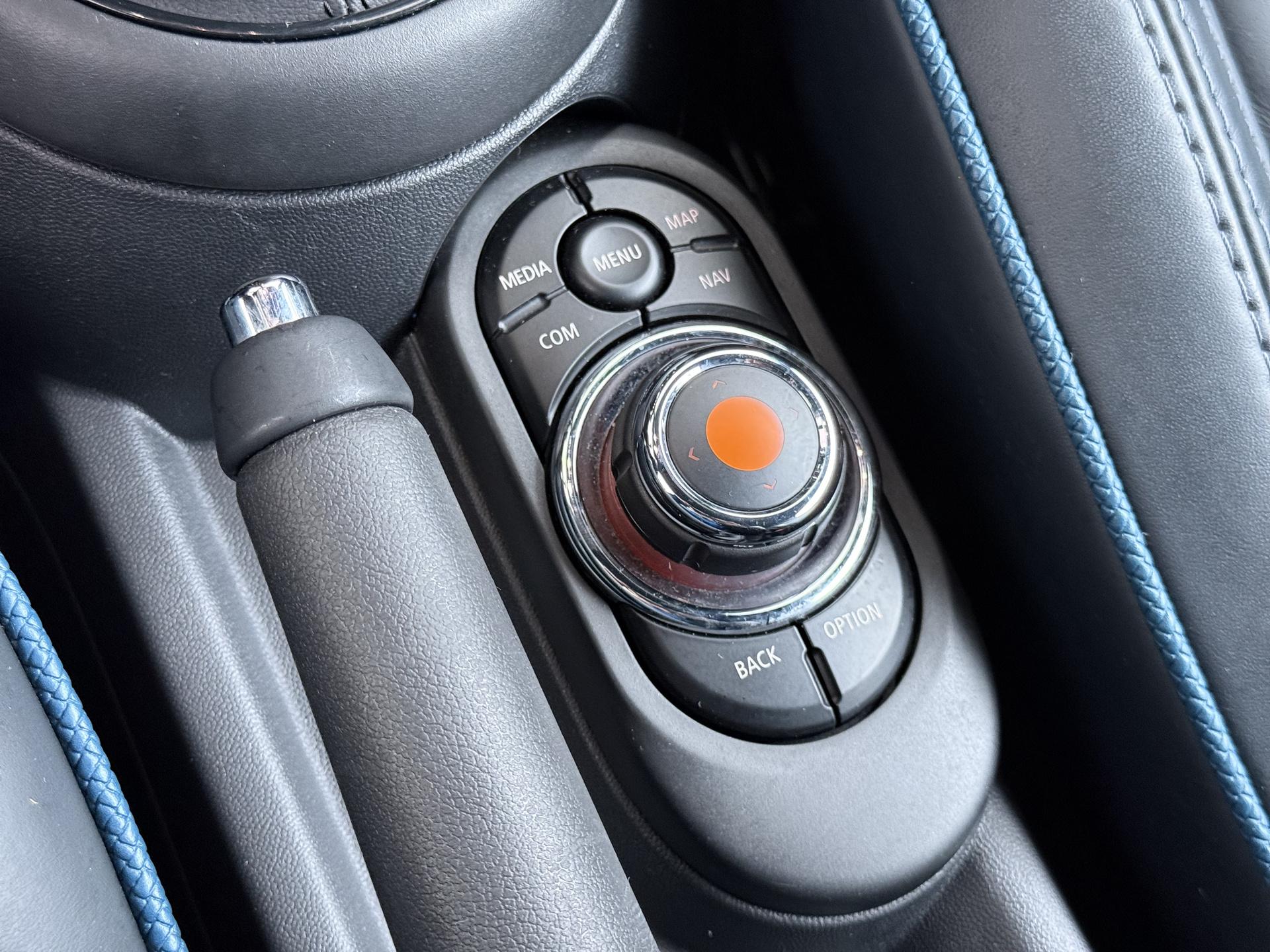 Mini Mini Cabrio 1.5 Cooper Sidewalk Edition 31