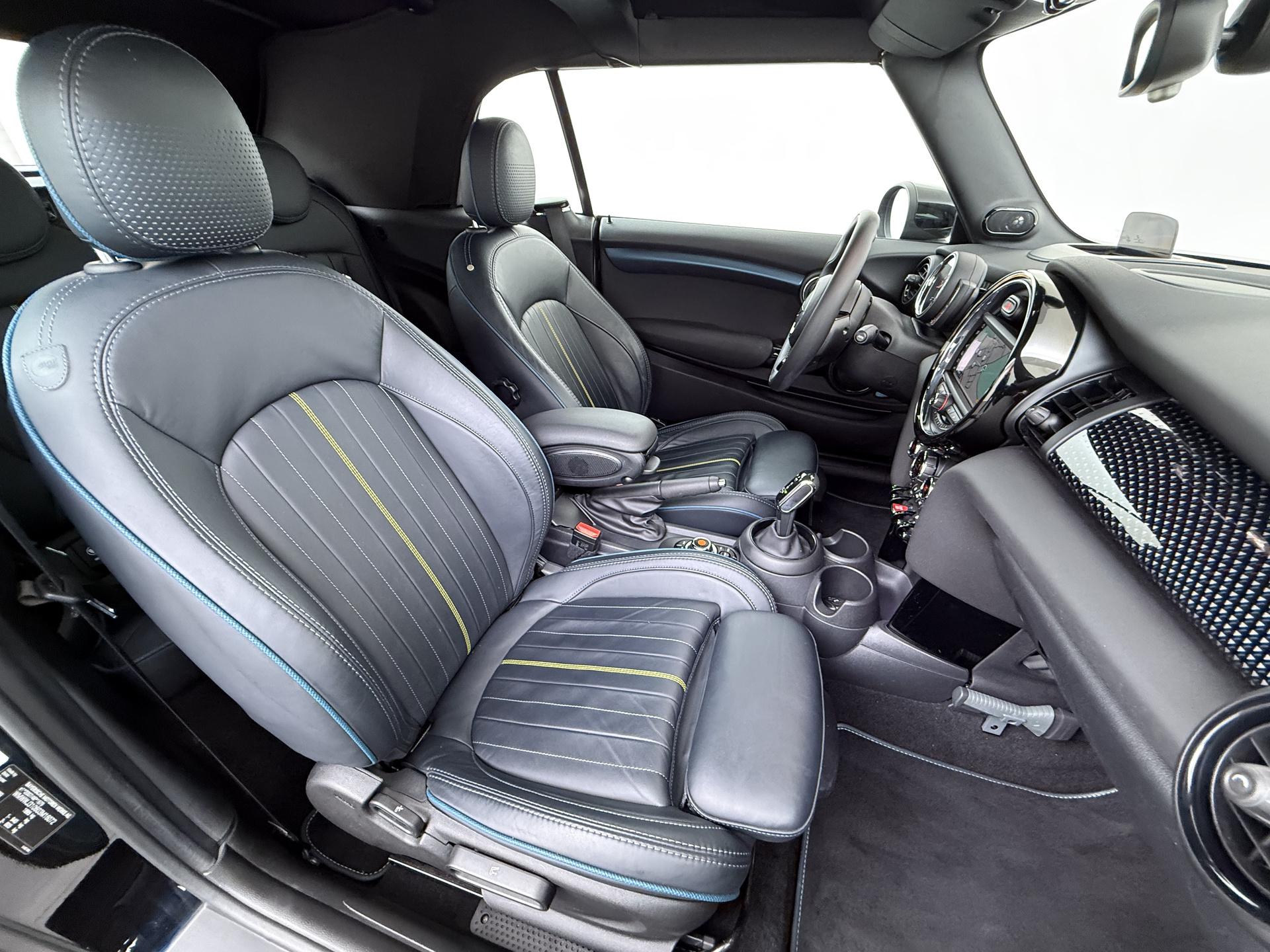 Mini Mini Cabrio 1.5 Cooper Sidewalk Edition 32