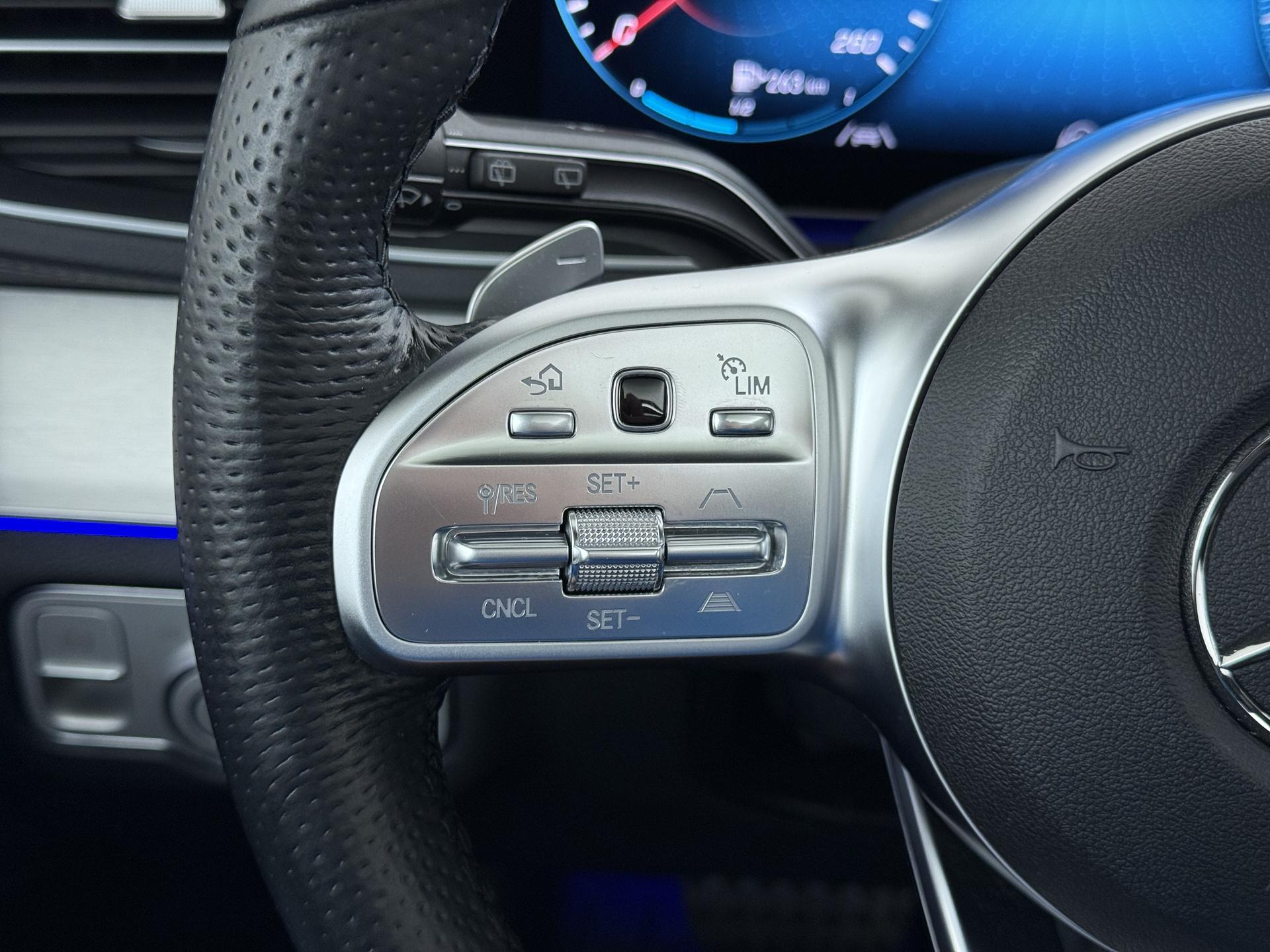 Mercedes-Benz GLS 400 d 4MATIC Premium Plus 31