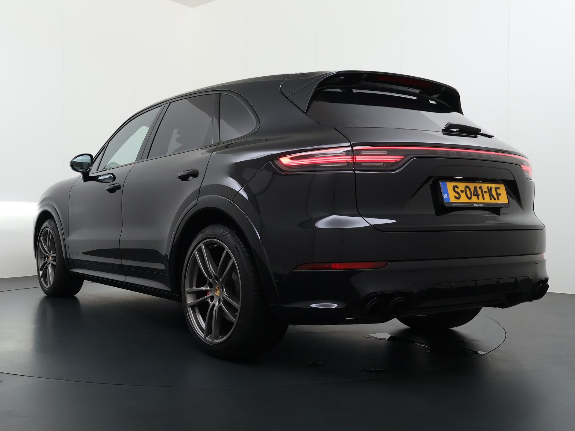 Porsche Cayenne 4.0 GTS 1