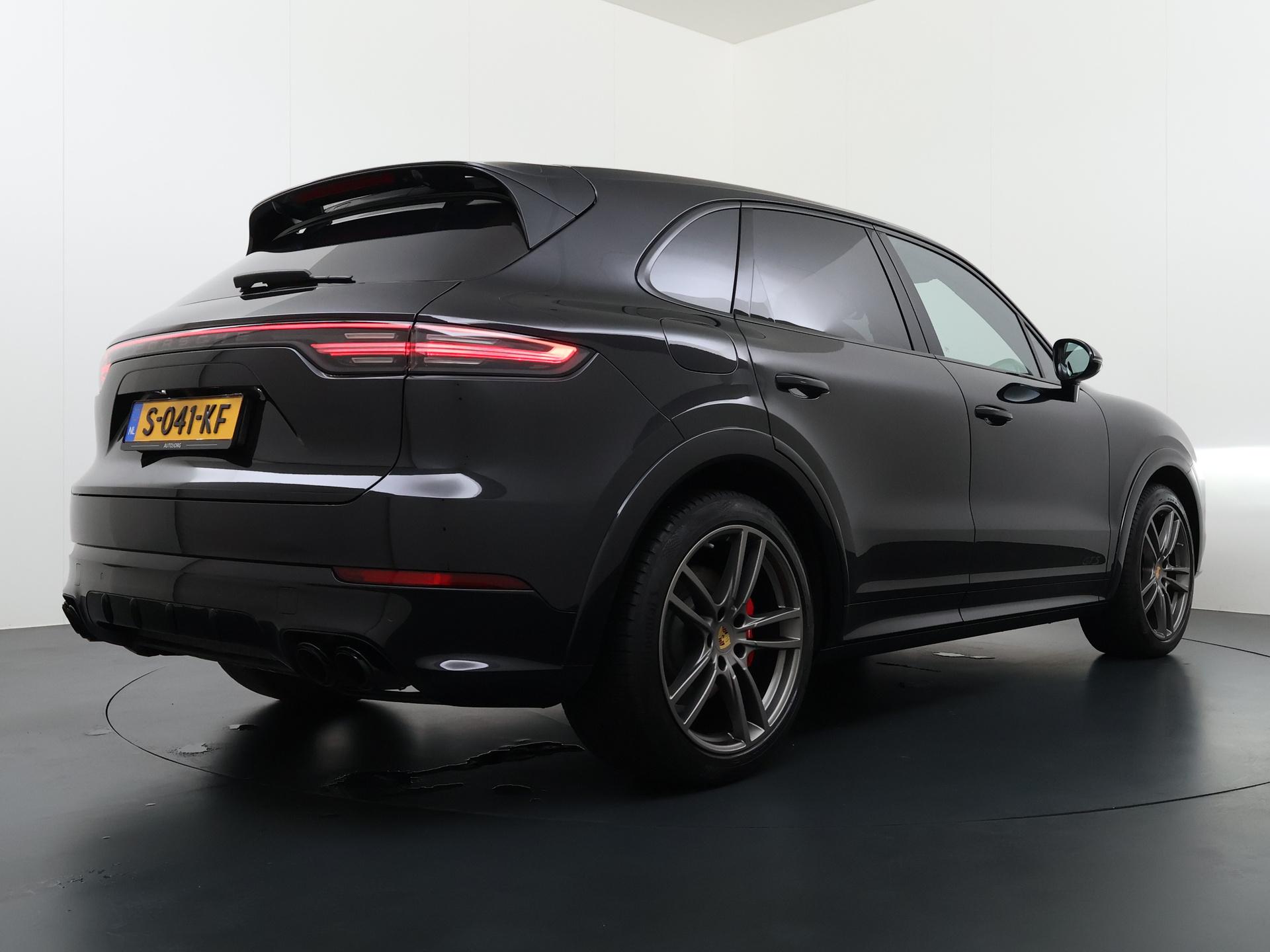 Porsche Cayenne 4.0 GTS 2