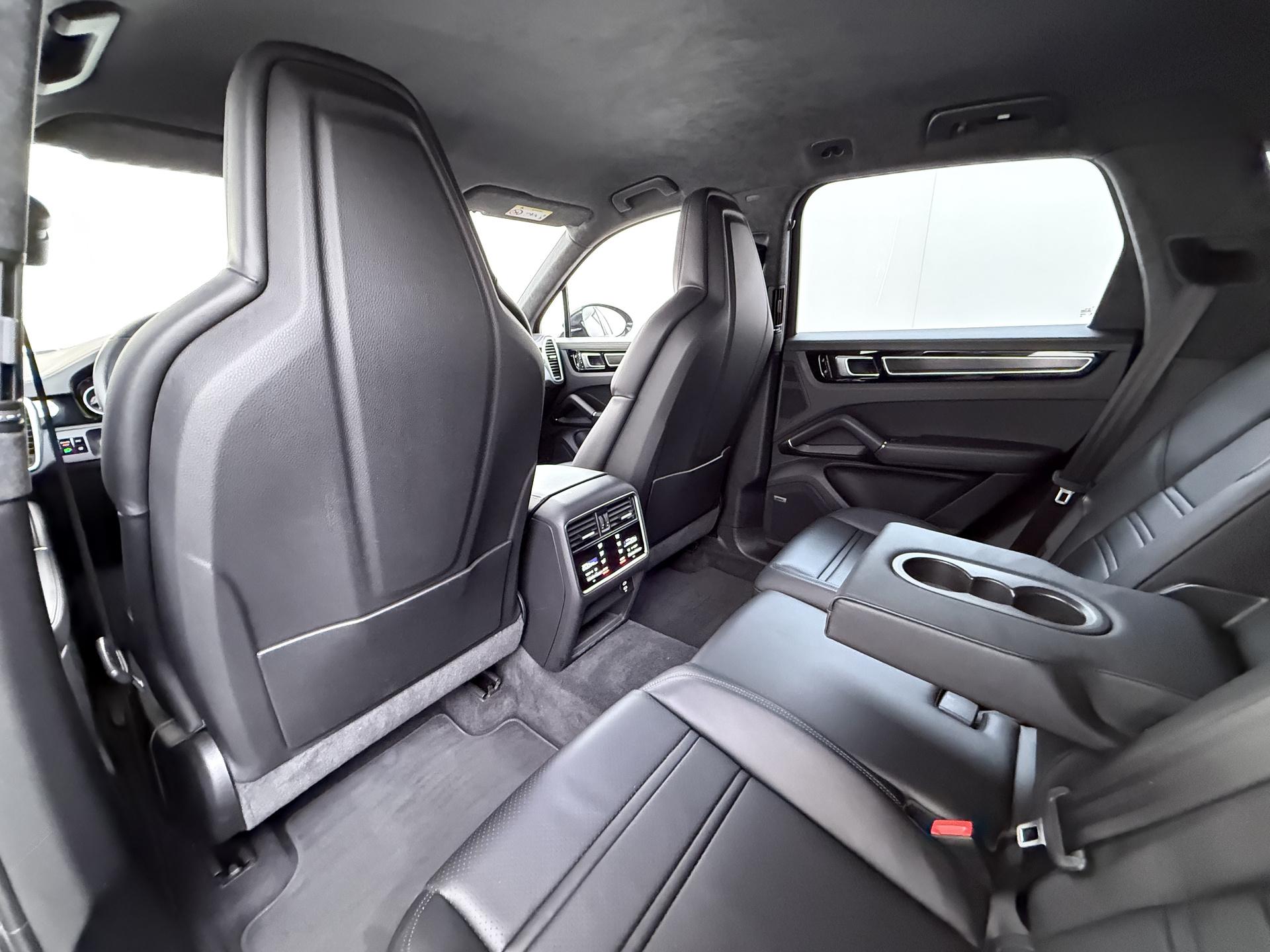 Porsche Cayenne 4.0 GTS 21