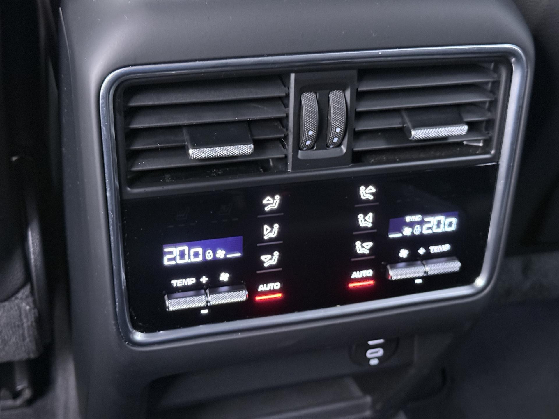 Porsche Cayenne 4.0 GTS 23