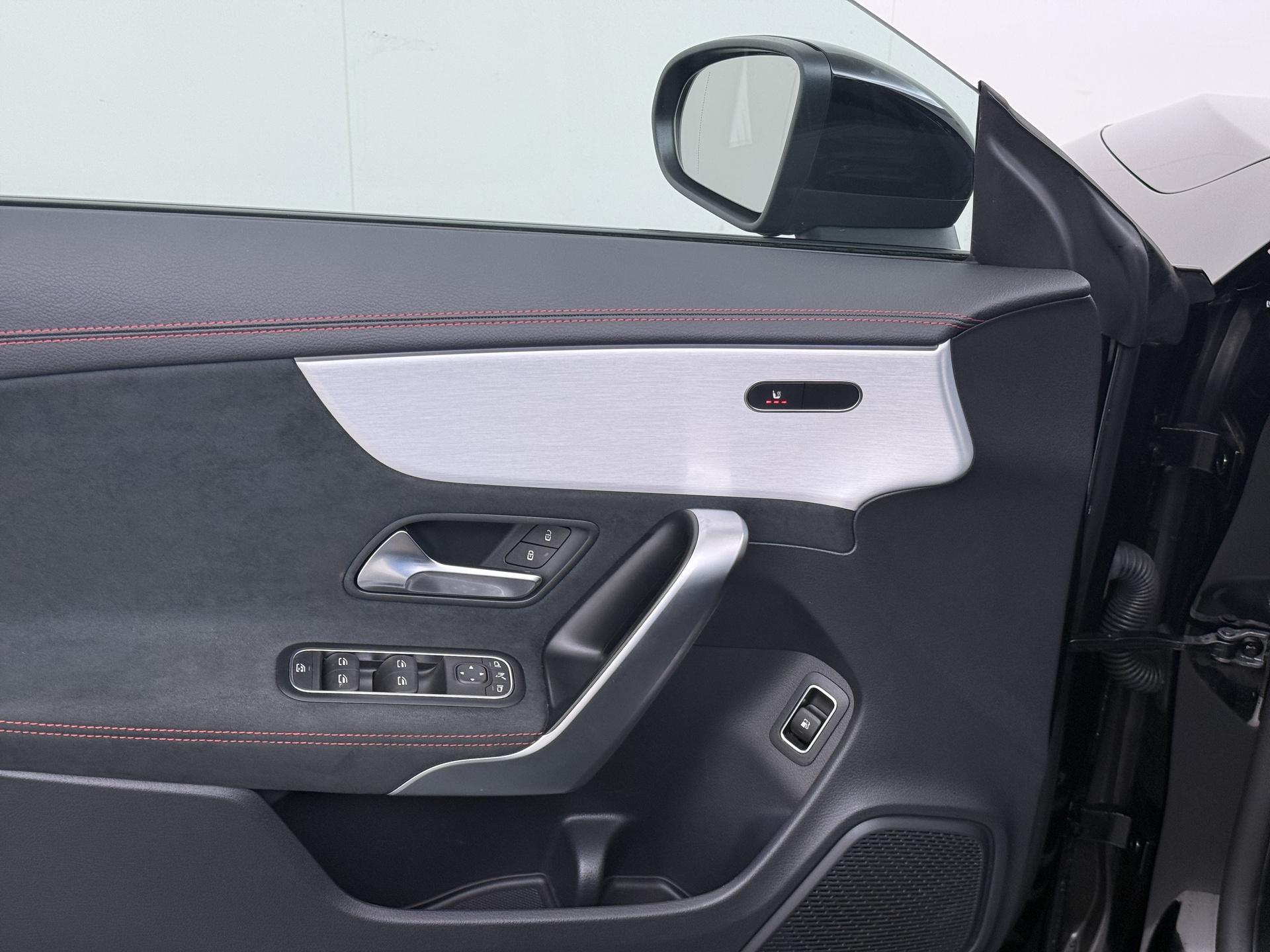 Mercedes-Benz CLA-klasse 250 e AMG Business Line 23