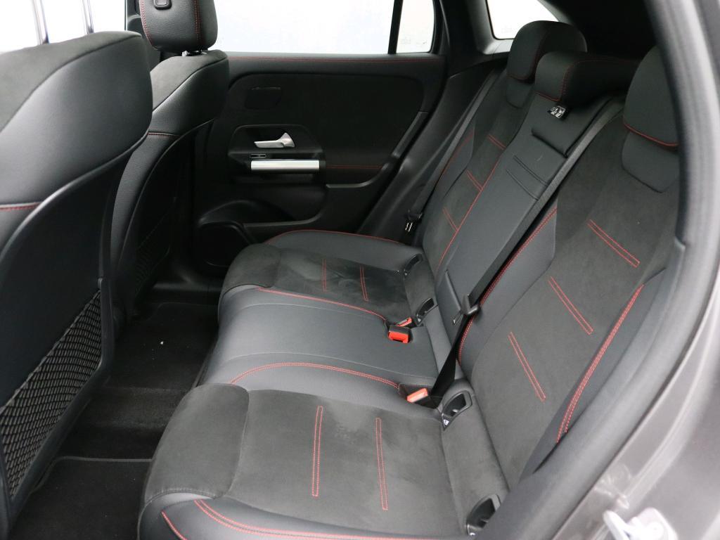 Mercedes-Benz EQA 250+ AMG Line 71 kWh 8