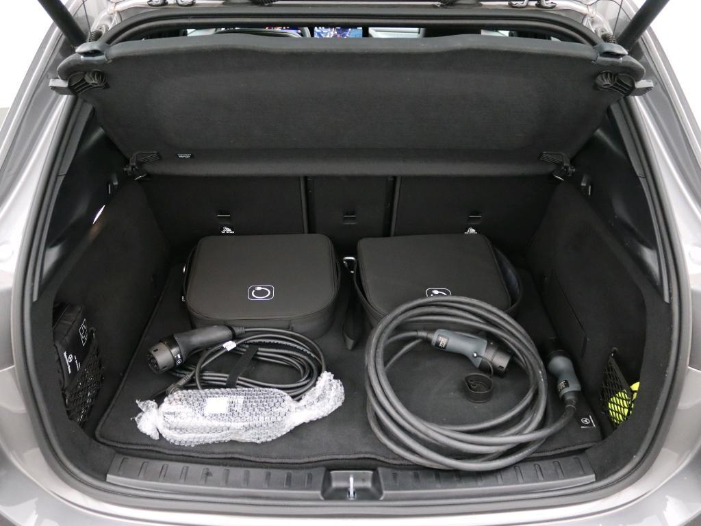 Mercedes-Benz EQA 250+ AMG Line 71 kWh 9