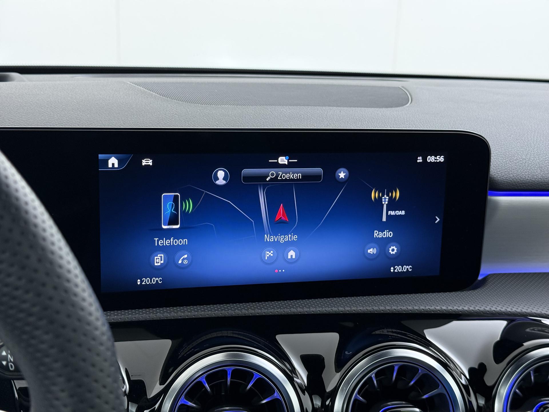 Mercedes-Benz A-klasse 180 AMG Line (Facelift) 34