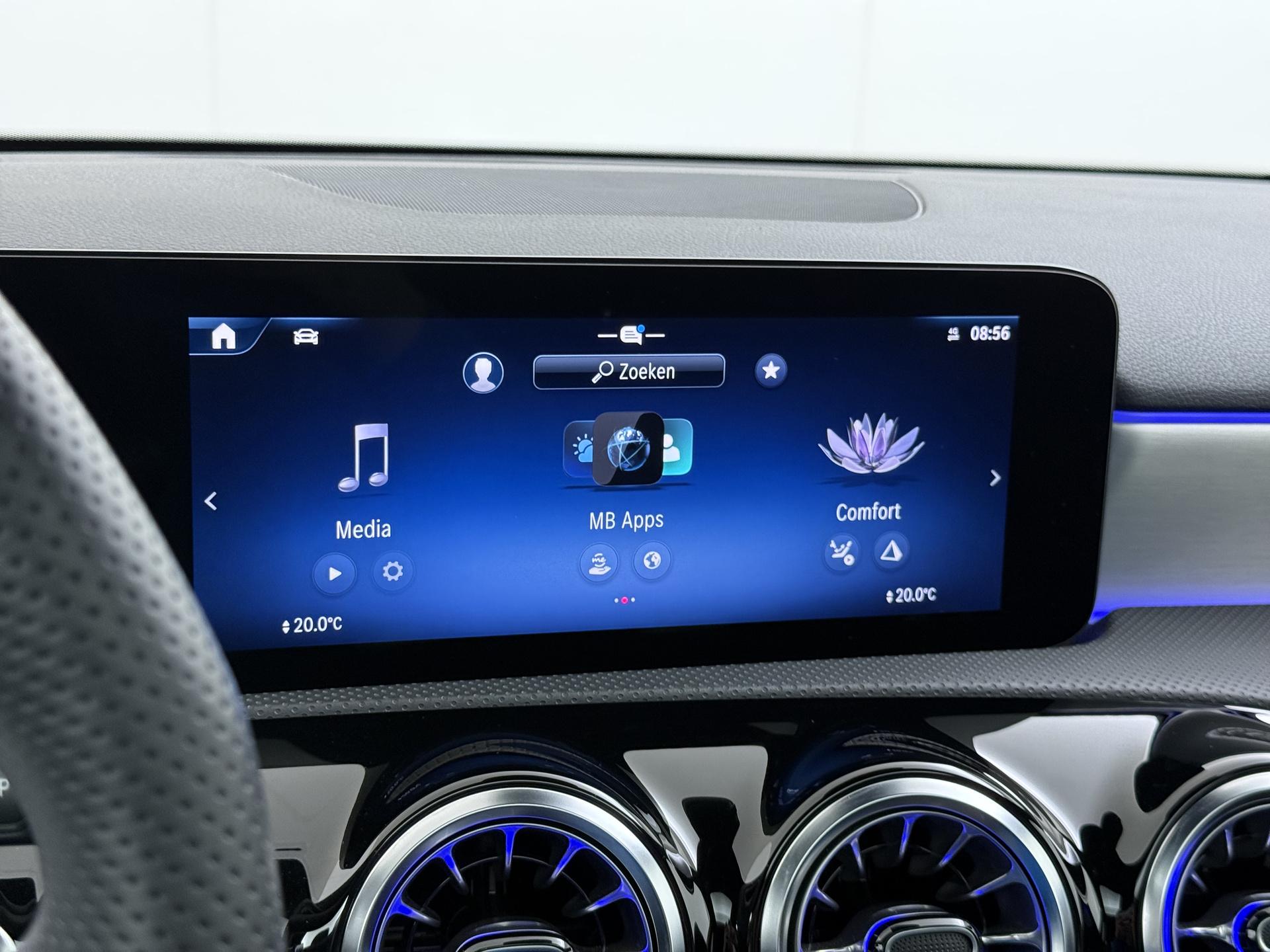 Mercedes-Benz A-klasse 180 AMG Line (Facelift) 35