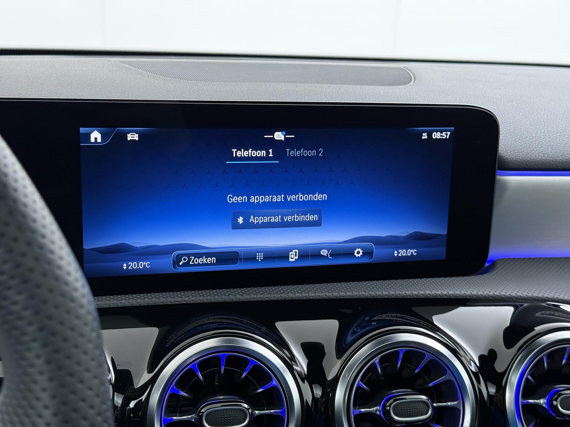 Mercedes-Benz A-klasse 180 AMG Line (Facelift) 37