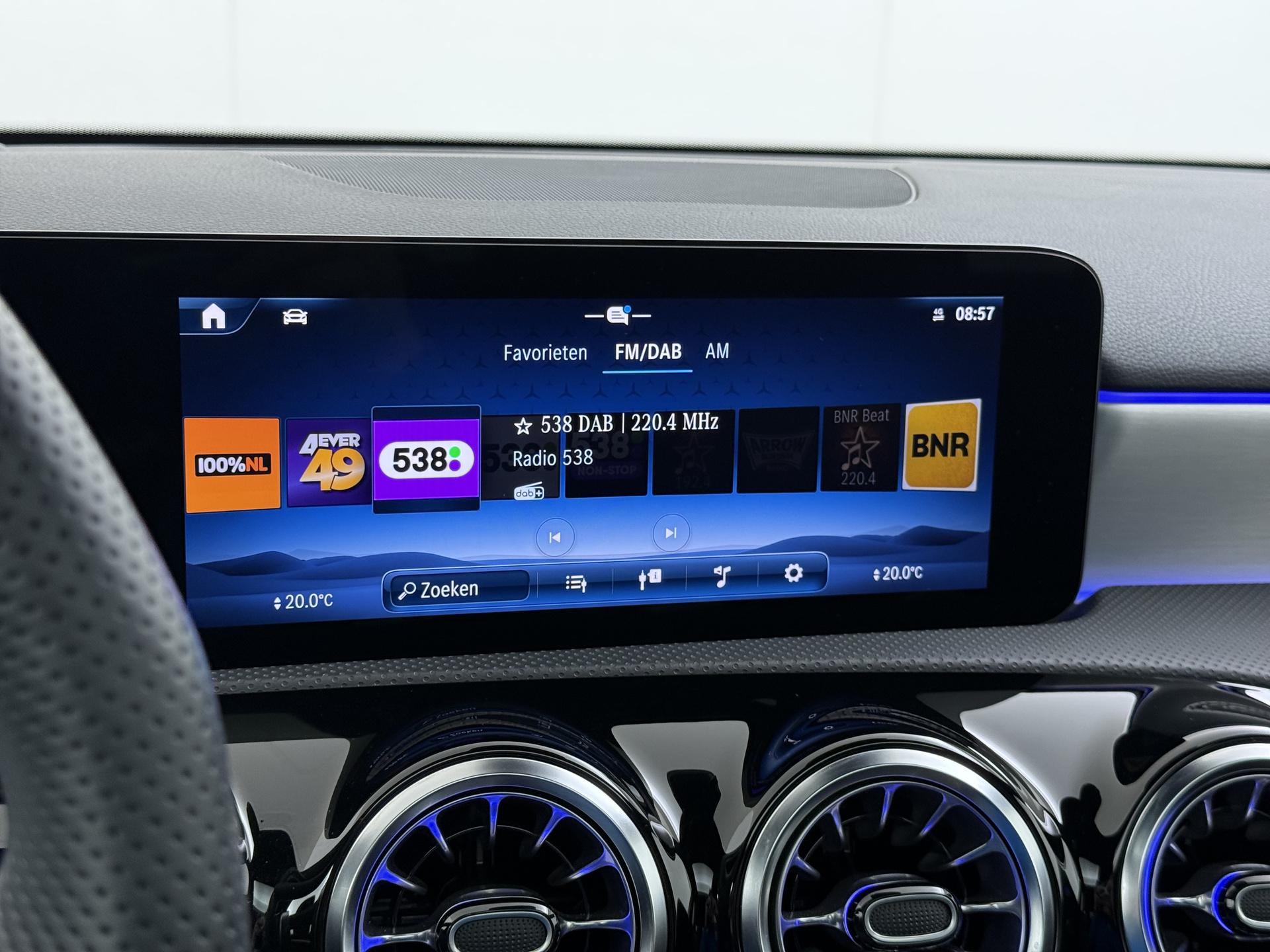 Mercedes-Benz A-klasse 180 AMG Line (Facelift) 39