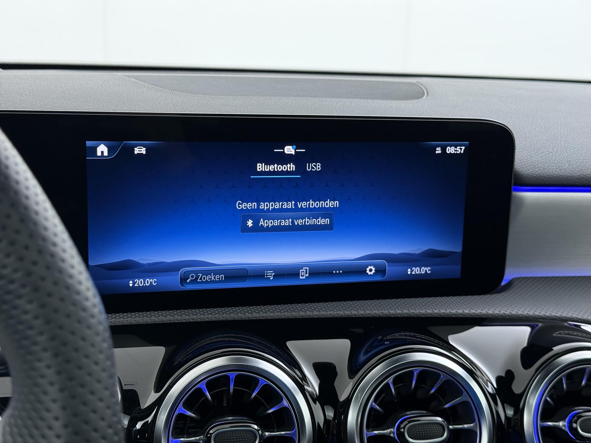 Mercedes-Benz A-klasse 180 AMG Line (Facelift) 40