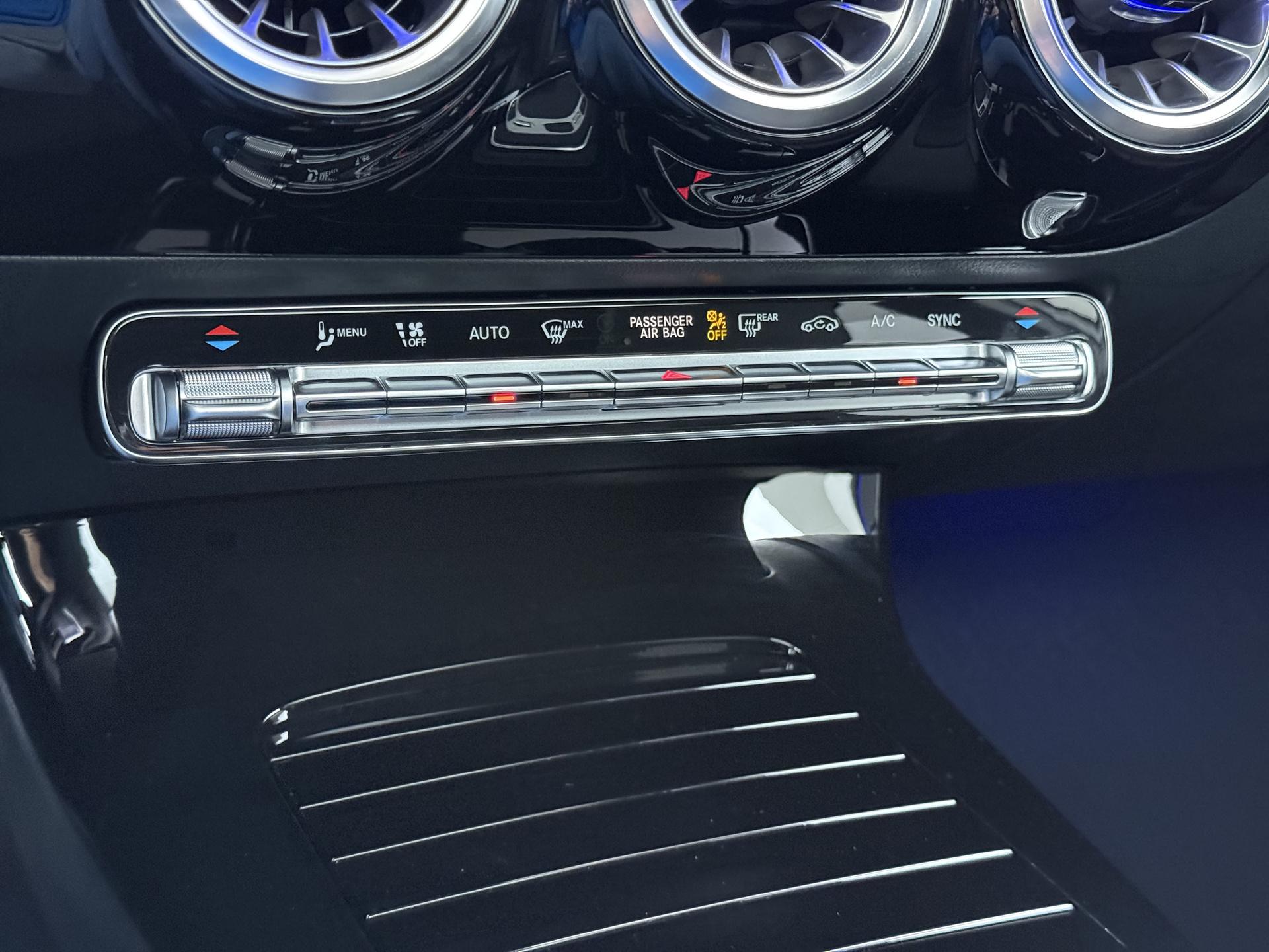 Mercedes-Benz A-klasse 180 AMG Line (Facelift) 43