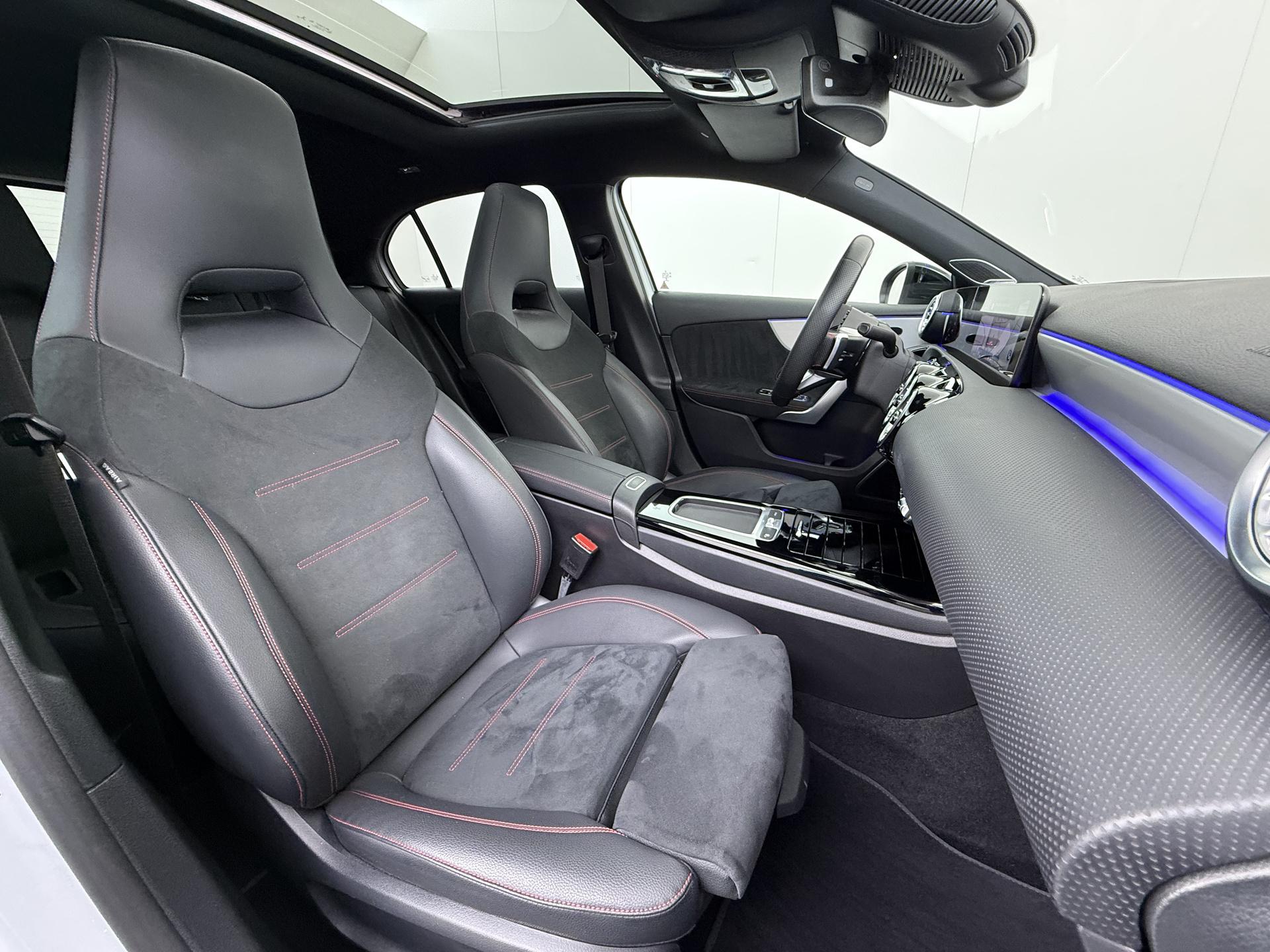 Mercedes-Benz A-klasse 180 AMG Line (Facelift) 46