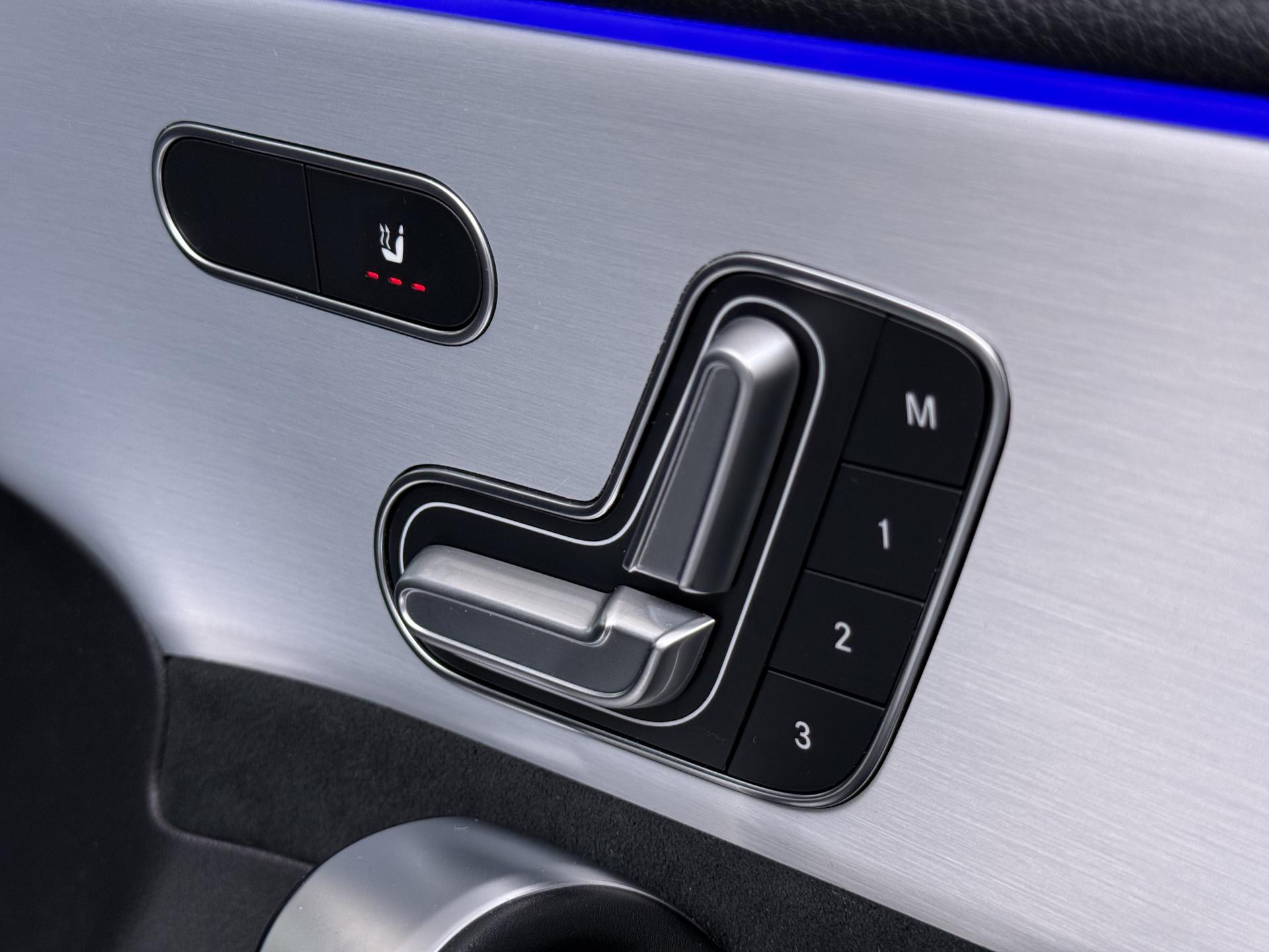 Mercedes-Benz A-klasse 180 AMG Line (Facelift) 47