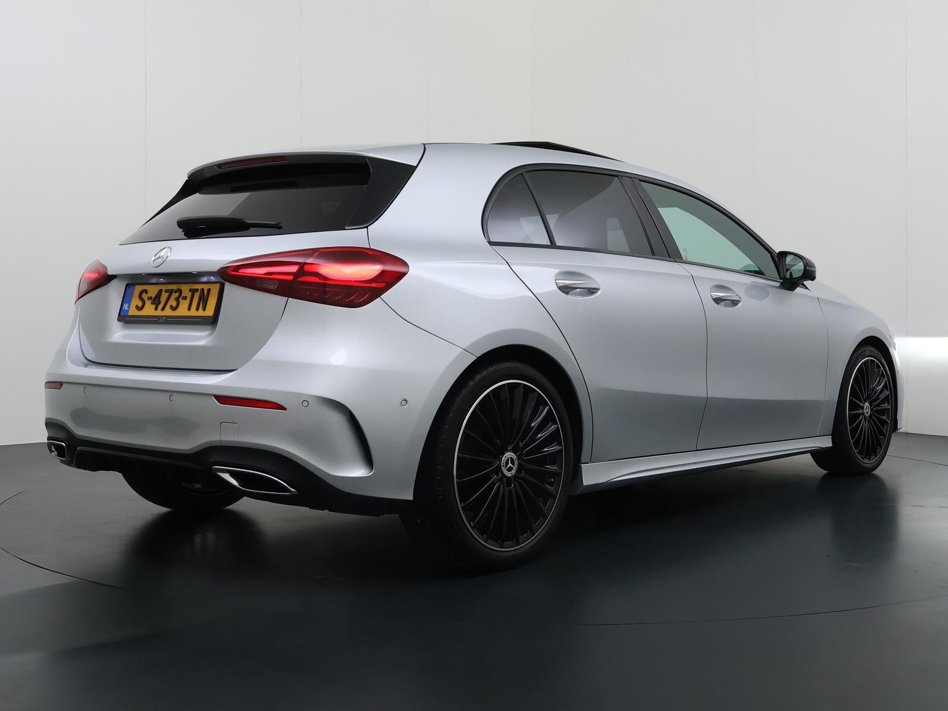 Mercedes-Benz A-klasse 180 AMG Line (Facelift) 8