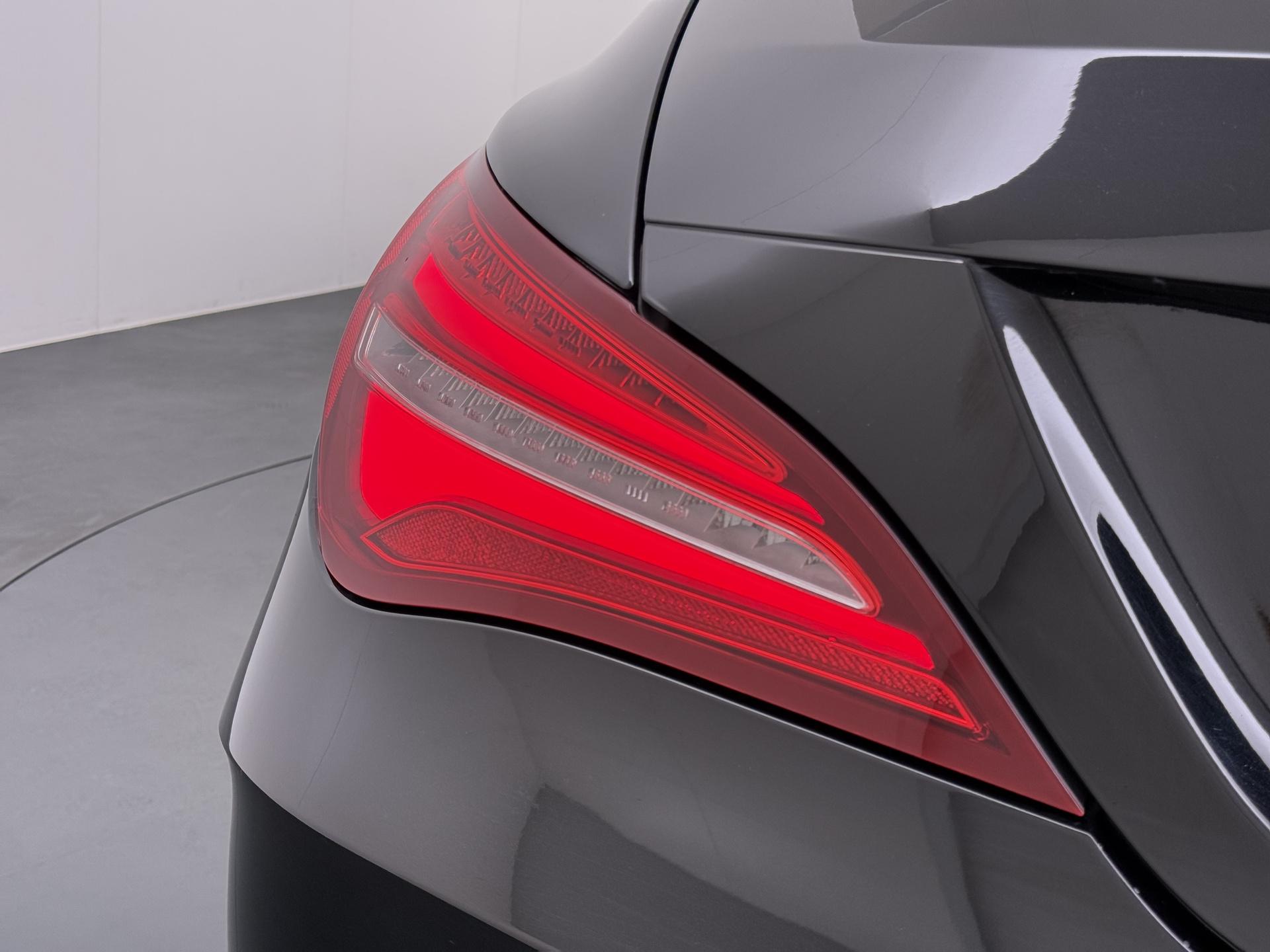 Mercedes-Benz CLA-klasse Shooting Brake 180 12