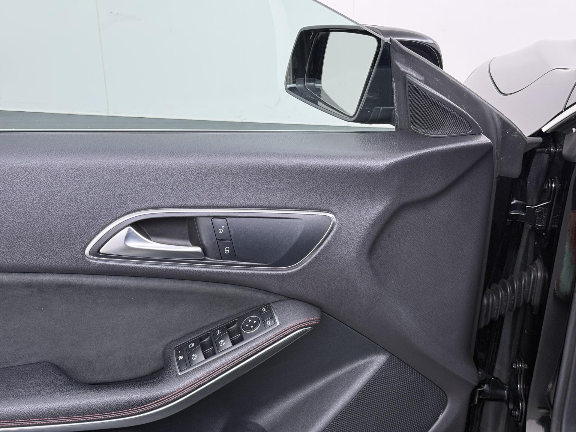 Mercedes-Benz CLA-klasse Shooting Brake 180 18