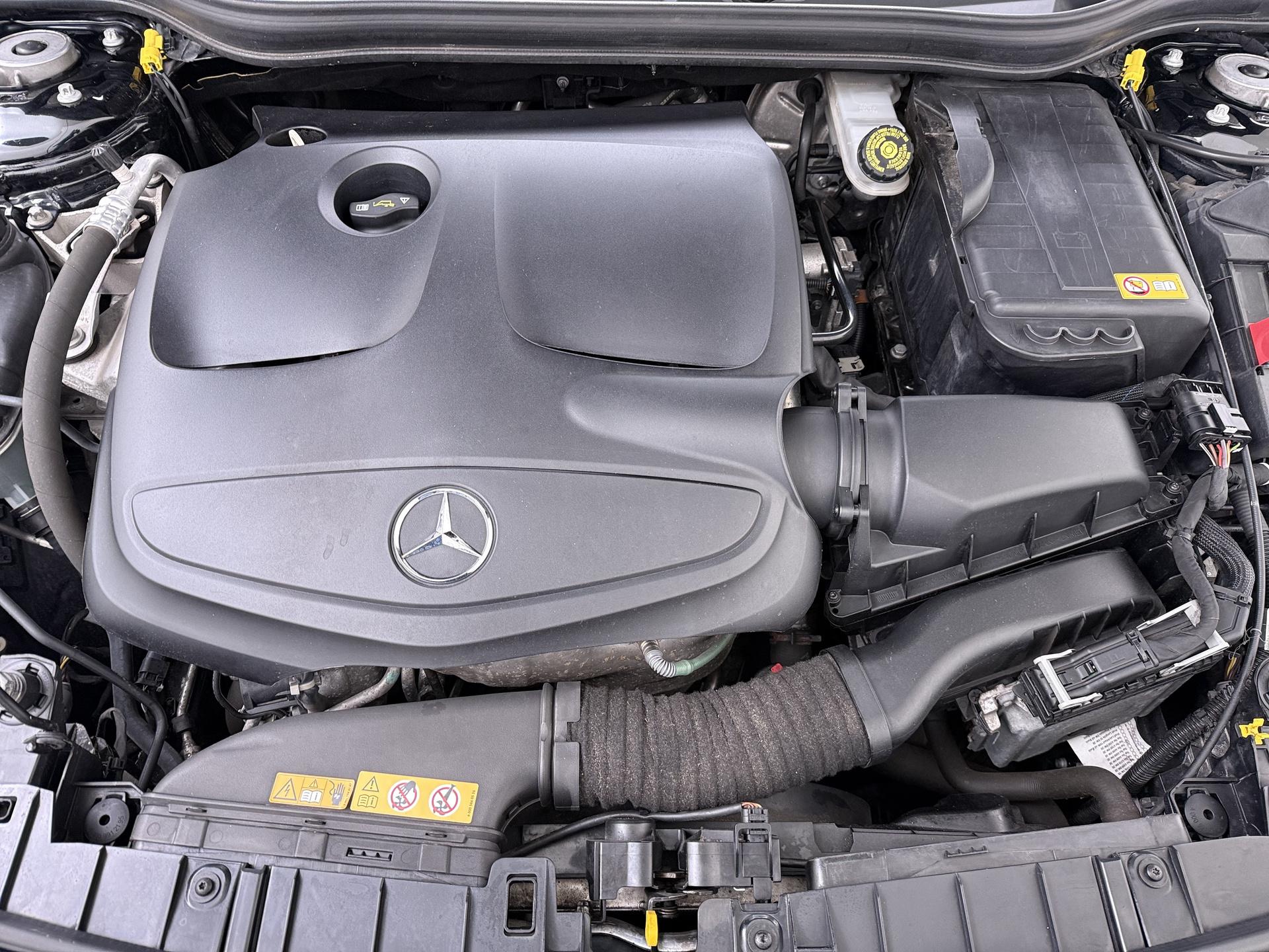 Mercedes-Benz GLA-klasse 200 Ambition 10