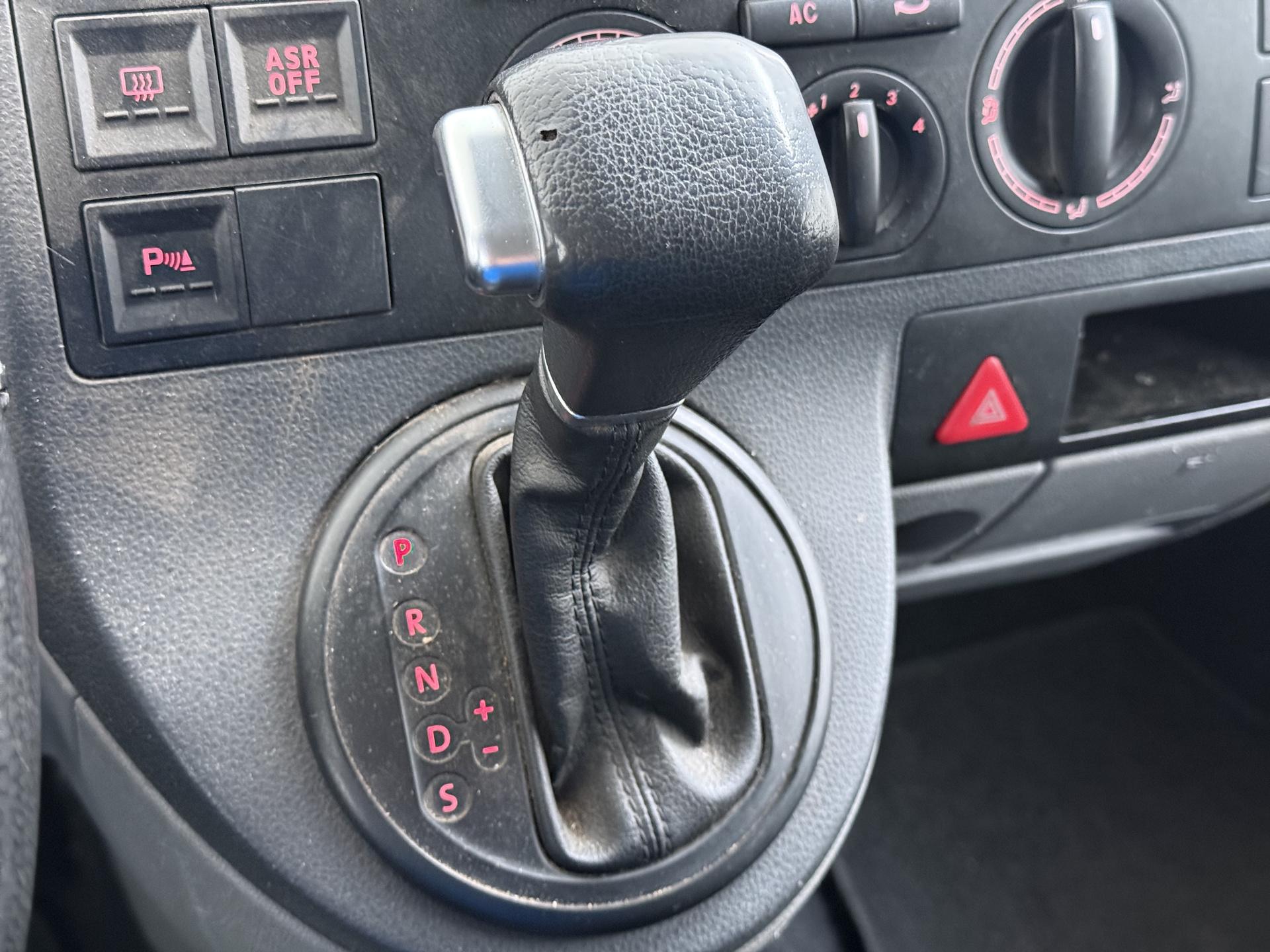 Volkswagen Transporter 2.5 TDI 340 Trendline DC 8