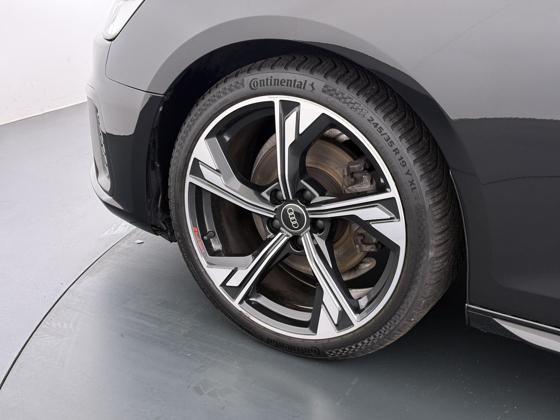 Audi A4 Avant 35 TFSI S edition Competition 10